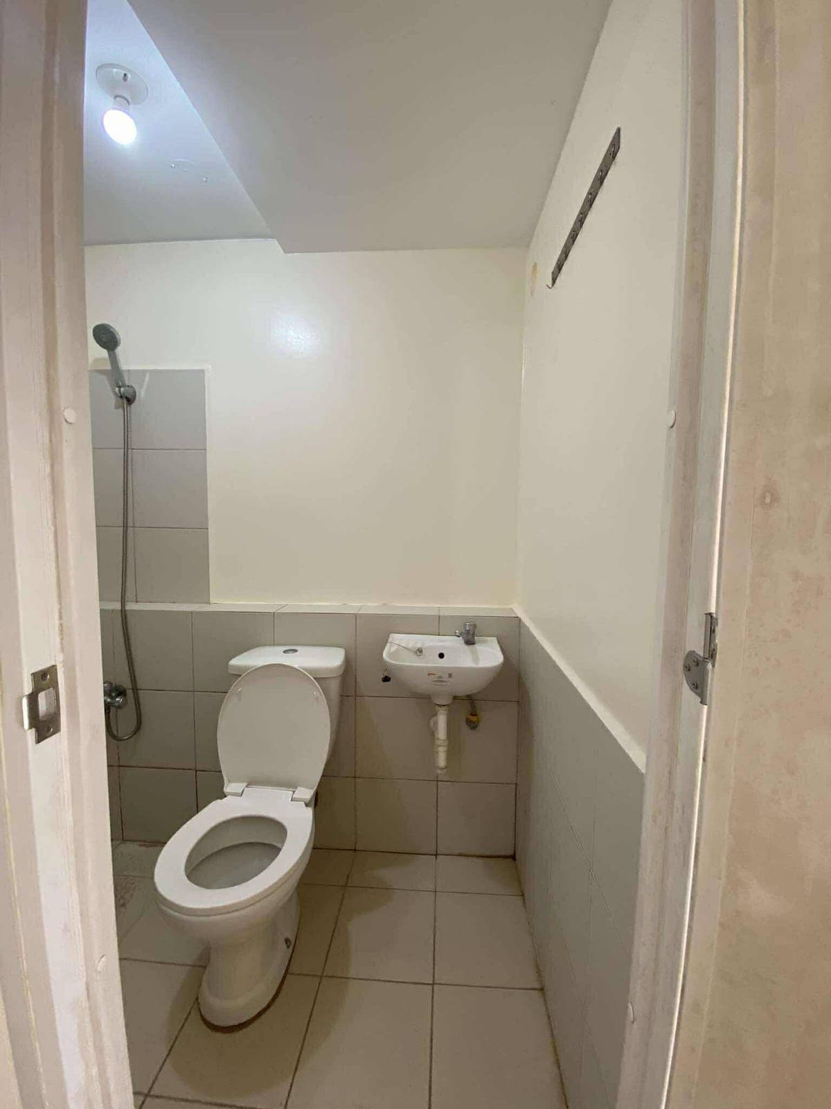 ‼️ Bare Unit for Rent ‼️ - photo 2