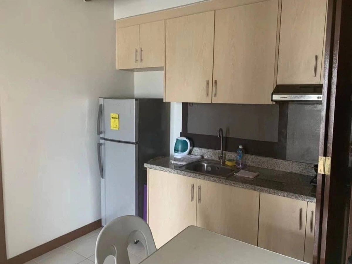 𝐅𝐎𝐑 𝐑𝐄𝐍𝐓 One Bedroom with Balcony Condo in PASEO DE ROCES CONDOMINIUMS - photo 2
