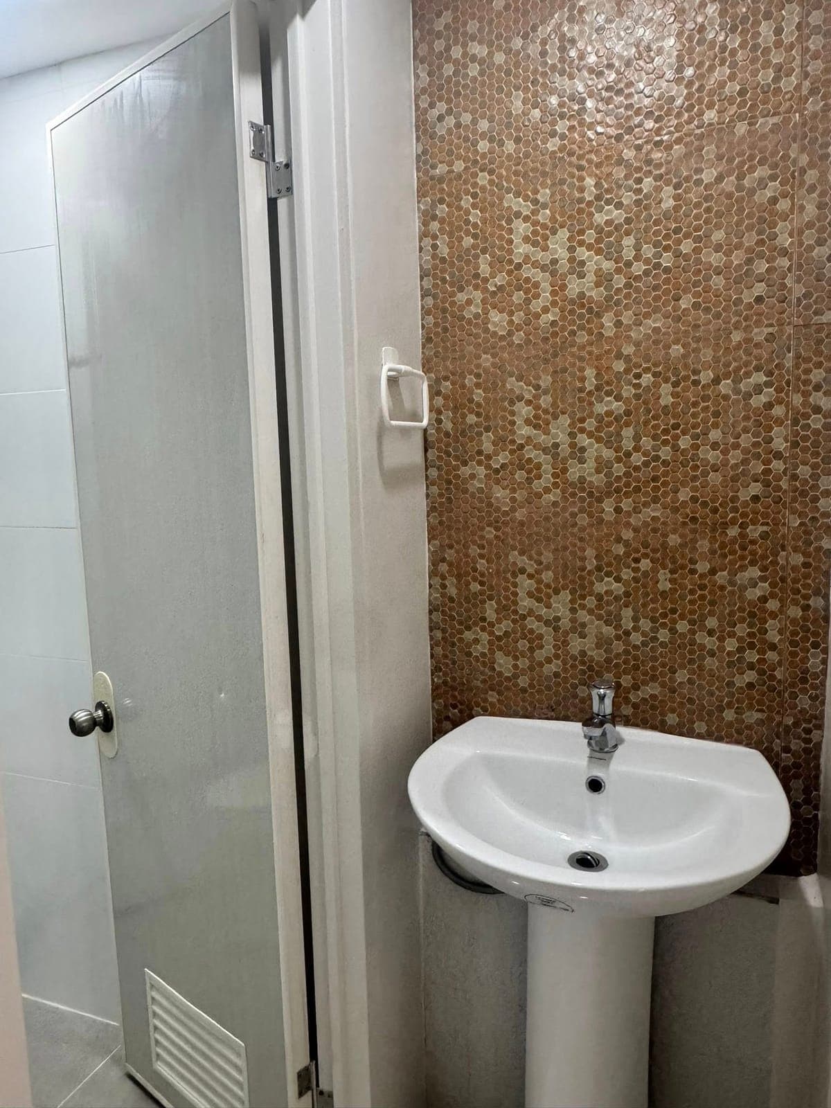 🔥 BARATO NGA BALAY FOR RENT – BAGONG RENOVATE! 🔥 - photo 14