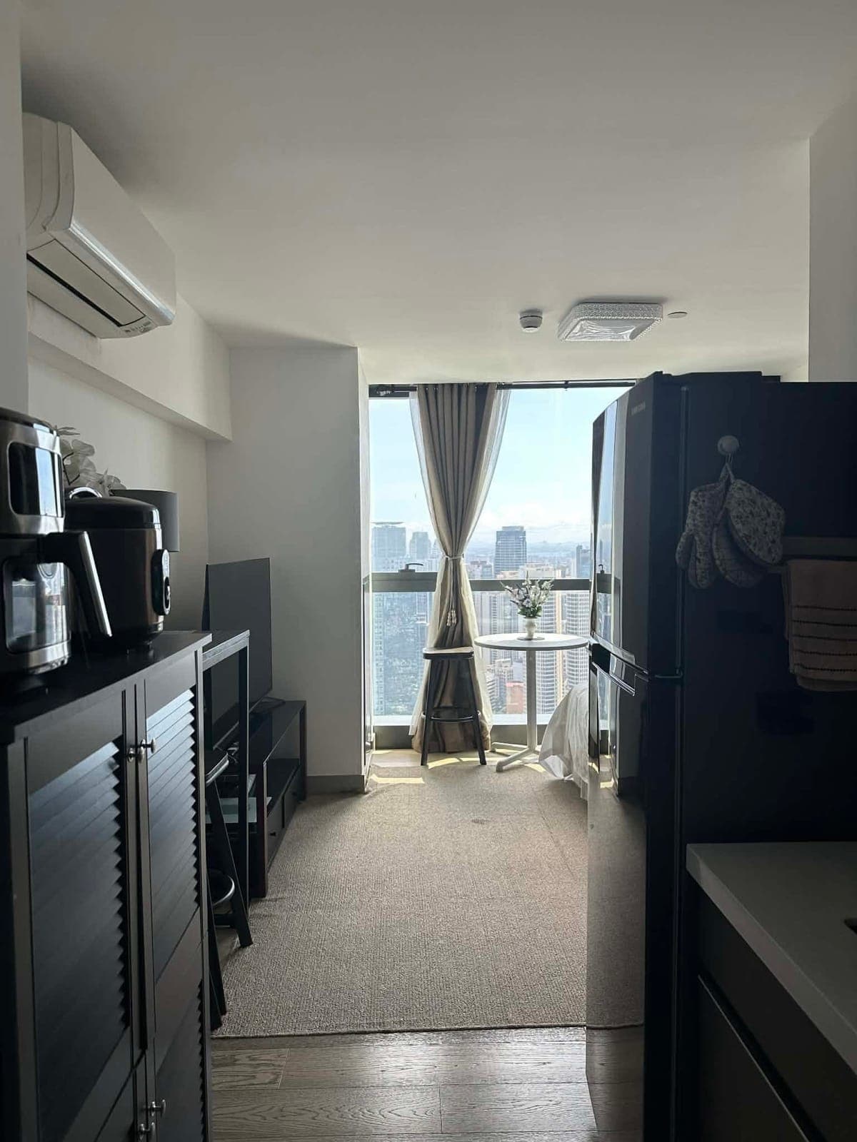 🏠 Century Spire Residence - photo 1