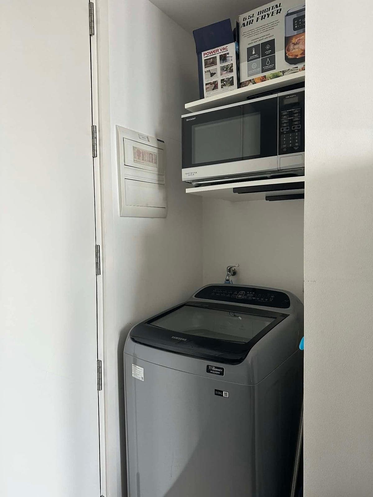 🏠 Century Spire Residence - photo 2