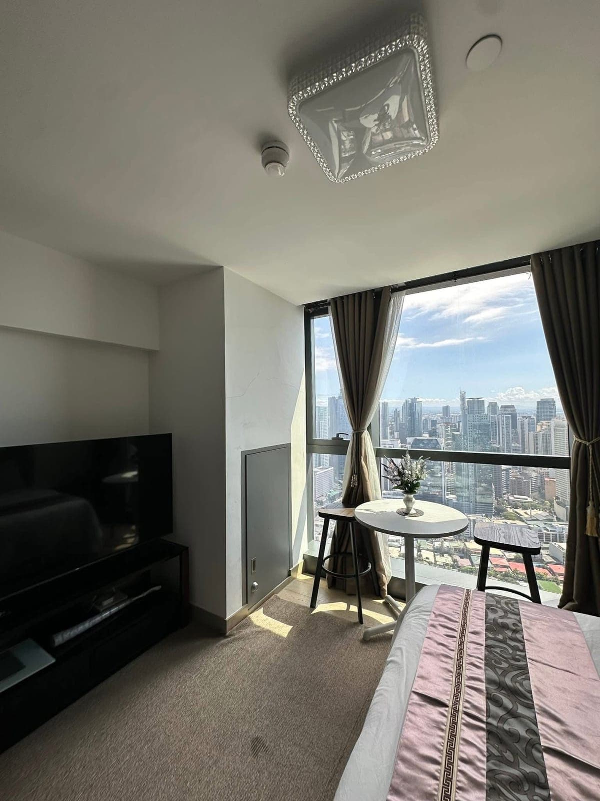 🏠 Century Spire Residence - photo 6