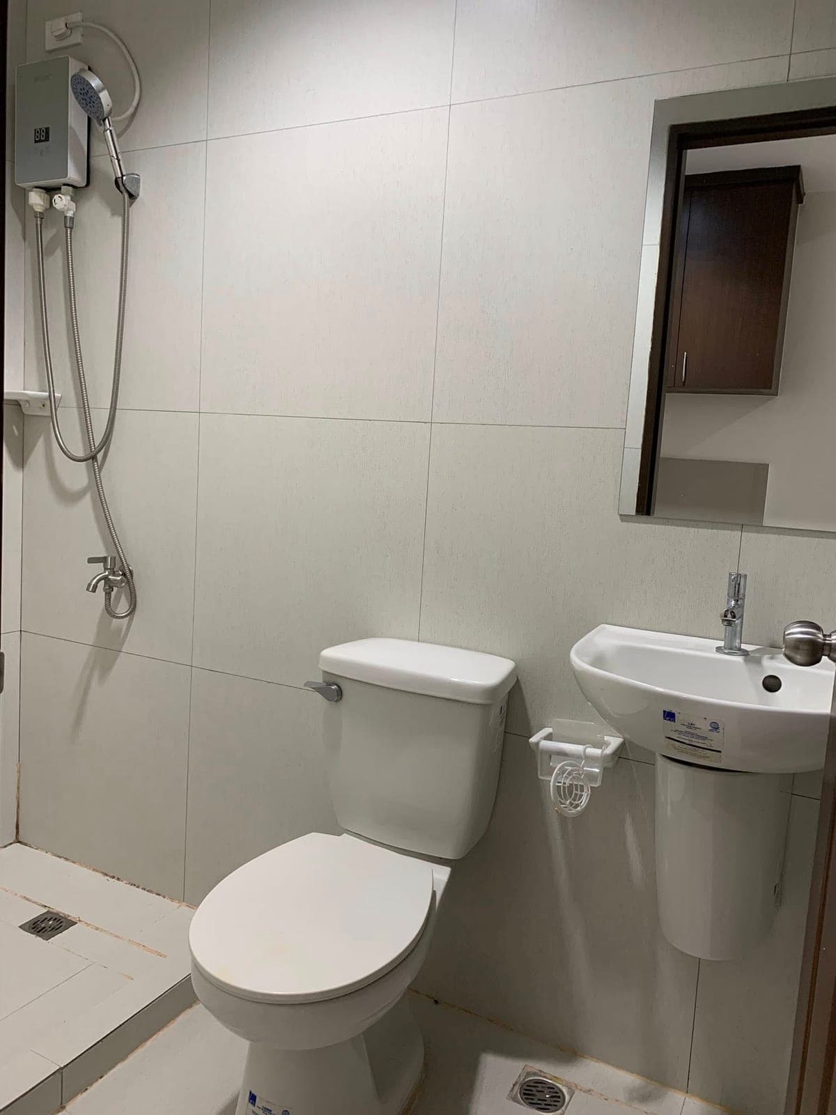 🏢 FOR RENT – AVAILABLE UNITS IN MANDALUYONG CITY - photo 16