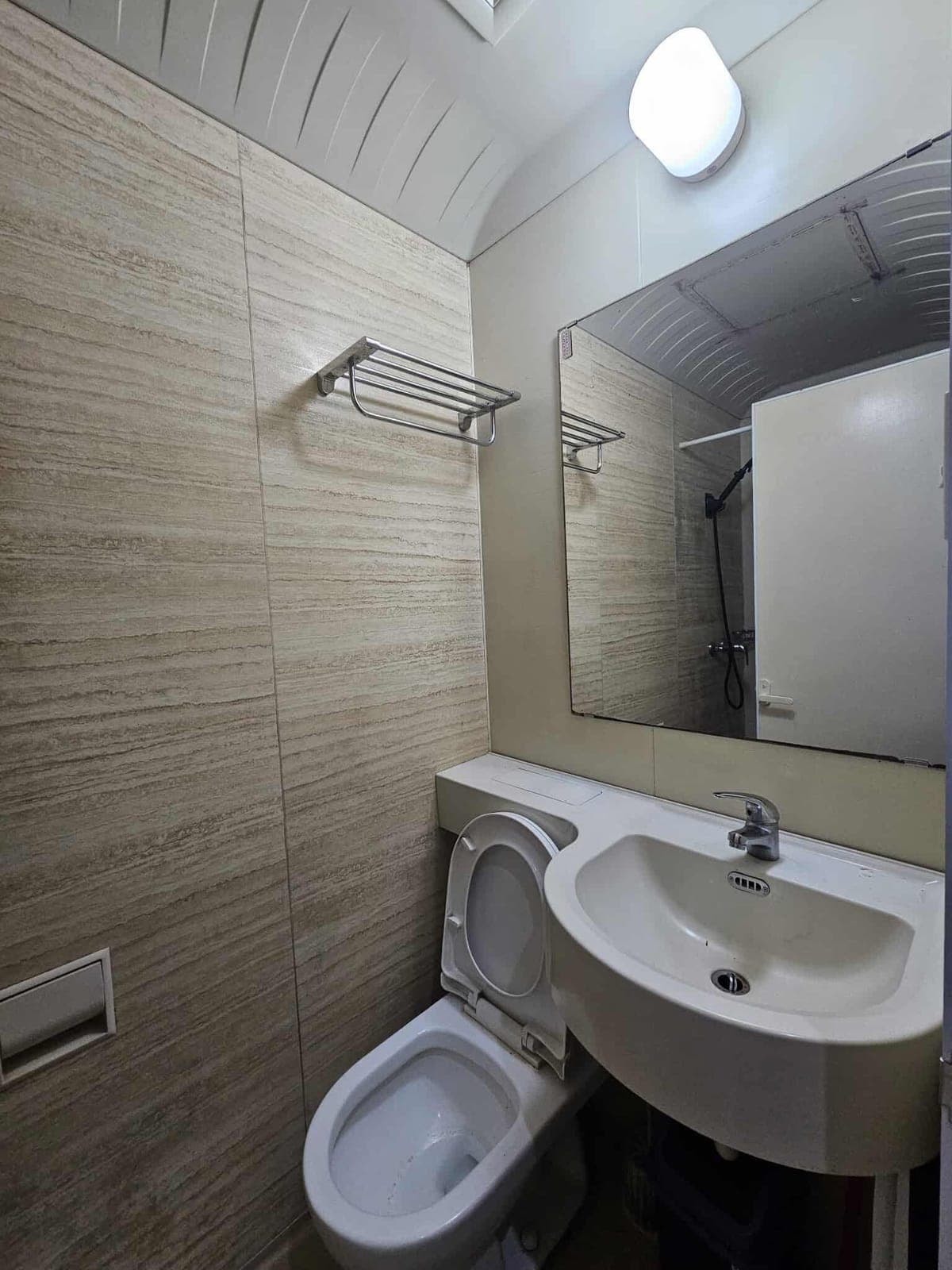 🚨 SPACE TAFT CONDO UNIT FOR RENT🚨 - photo 4