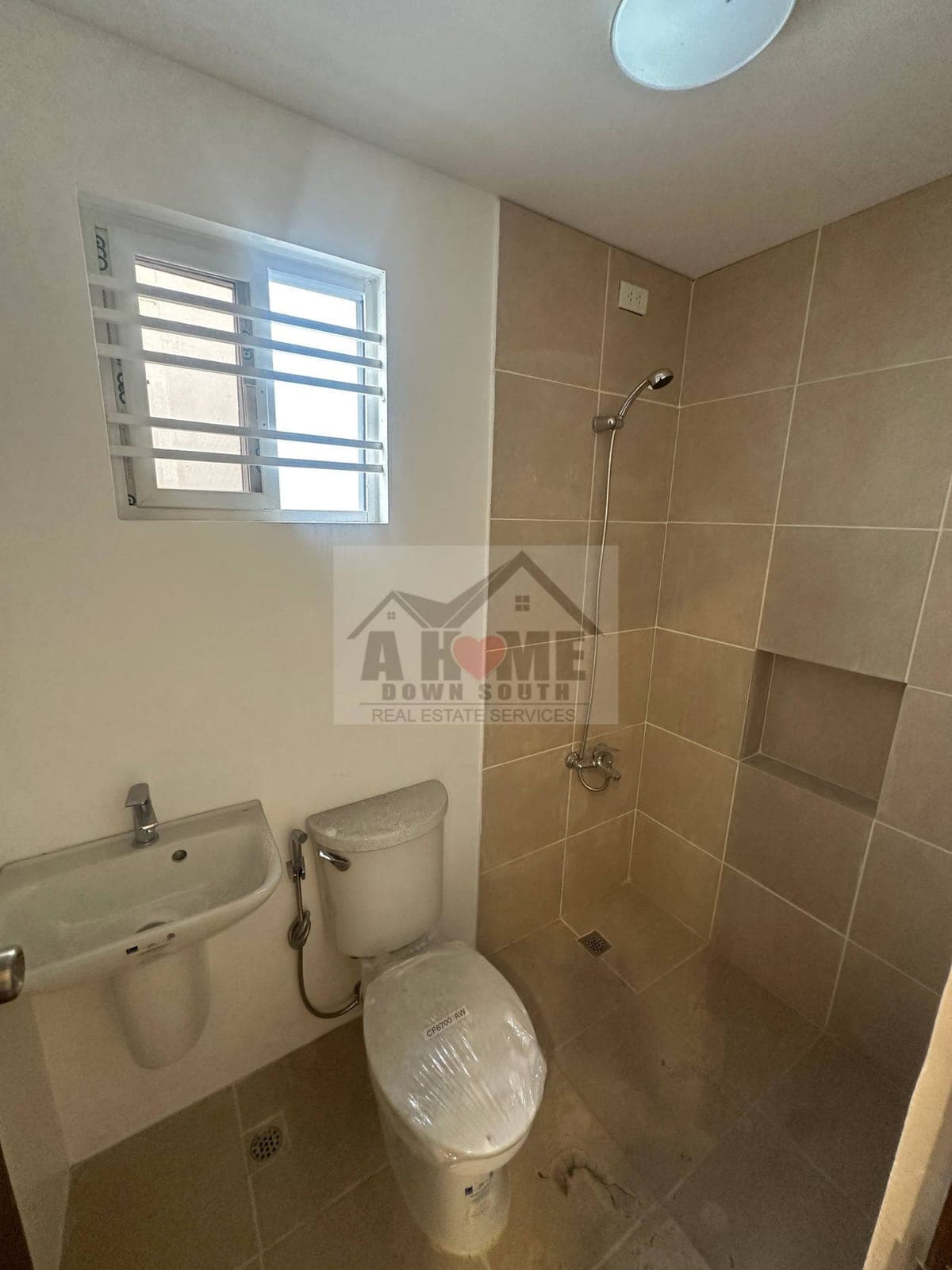 LAST UNIT AVAILABLE (middle) - photo 13