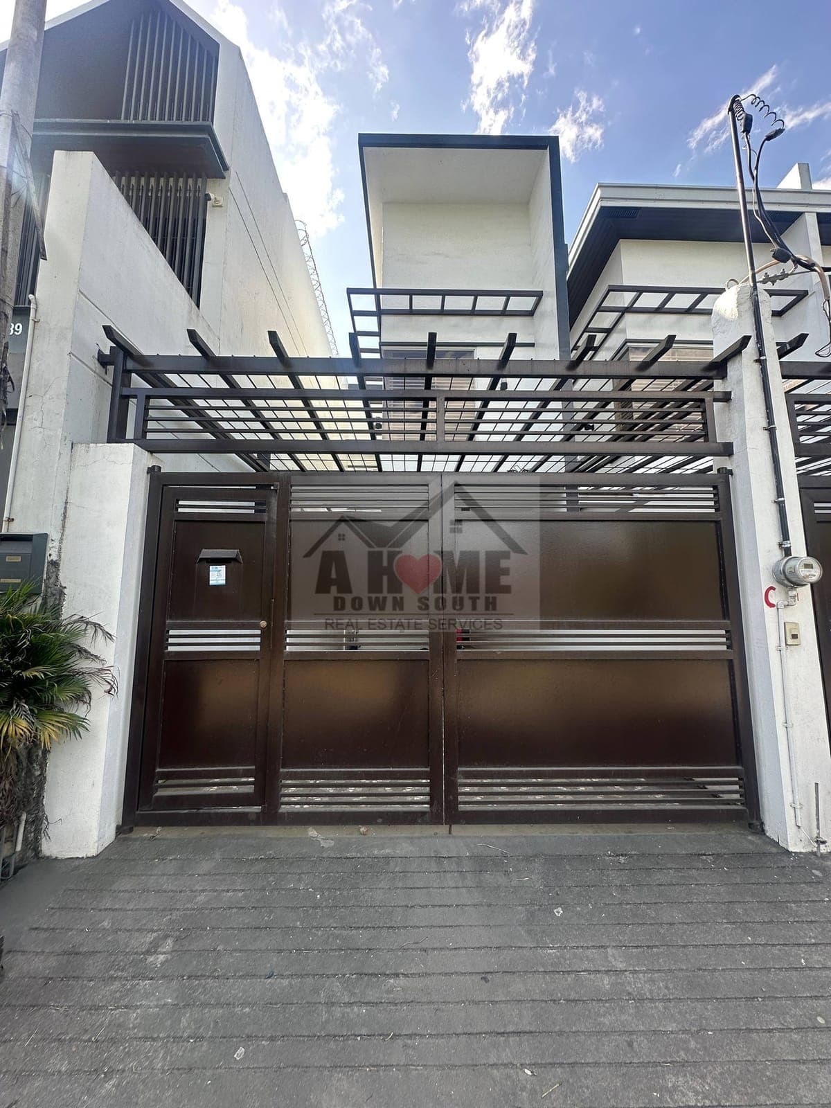 LAST UNIT AVAILABLE (middle) - photo 14