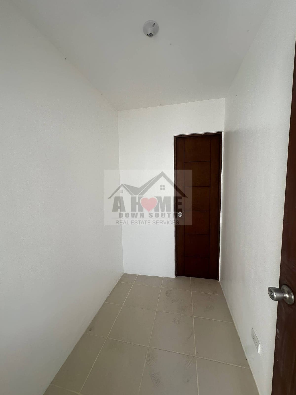 LAST UNIT AVAILABLE (middle) - photo 23