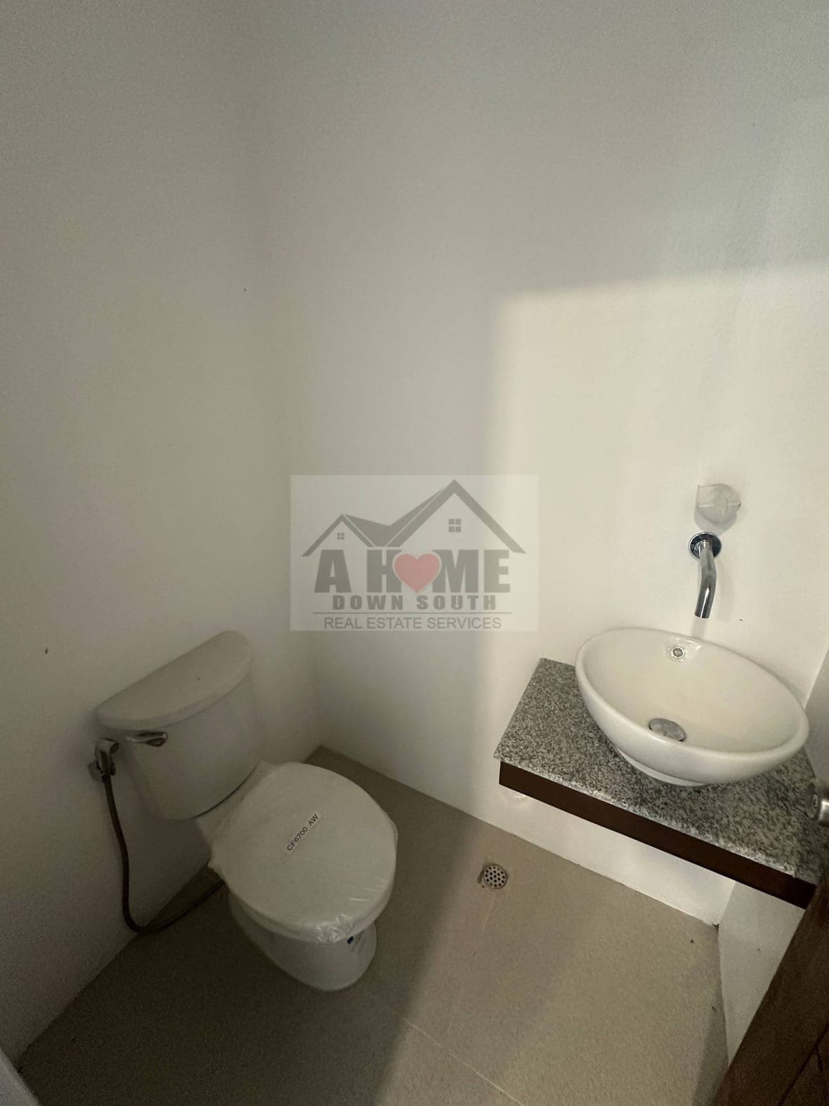 LAST UNIT AVAILABLE (middle) - photo 25