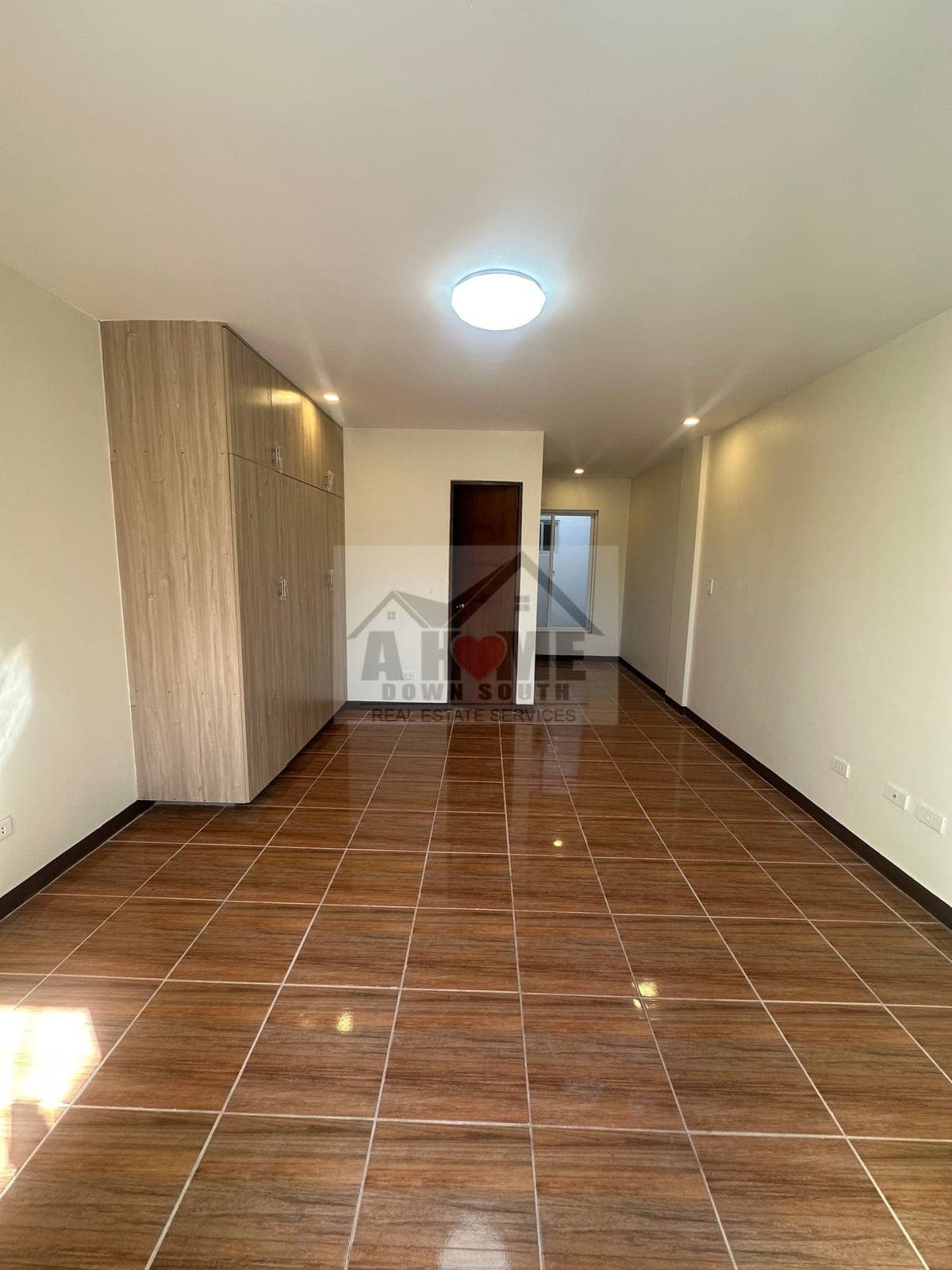 LAST UNIT AVAILABLE (middle) - photo 4