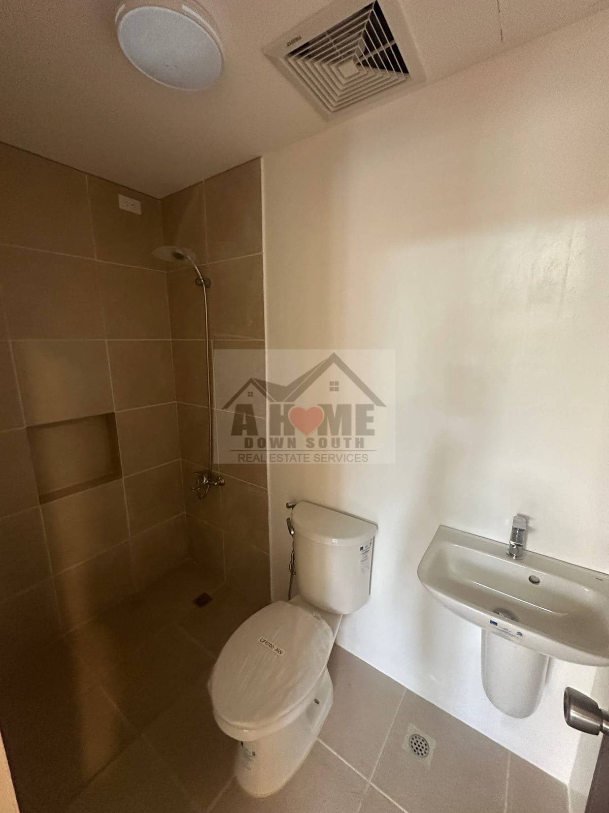 LAST UNIT AVAILABLE (middle) - photo 6