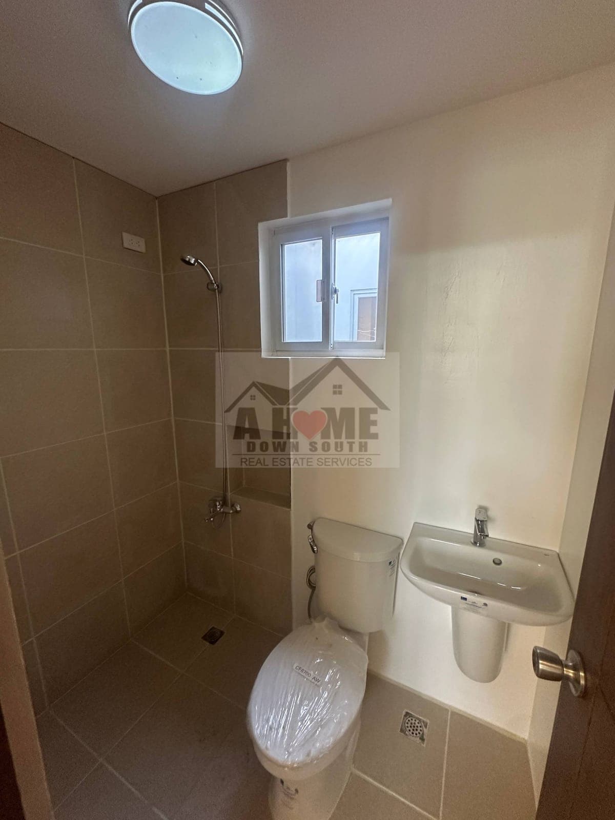 LAST UNIT AVAILABLE (middle) - photo 9