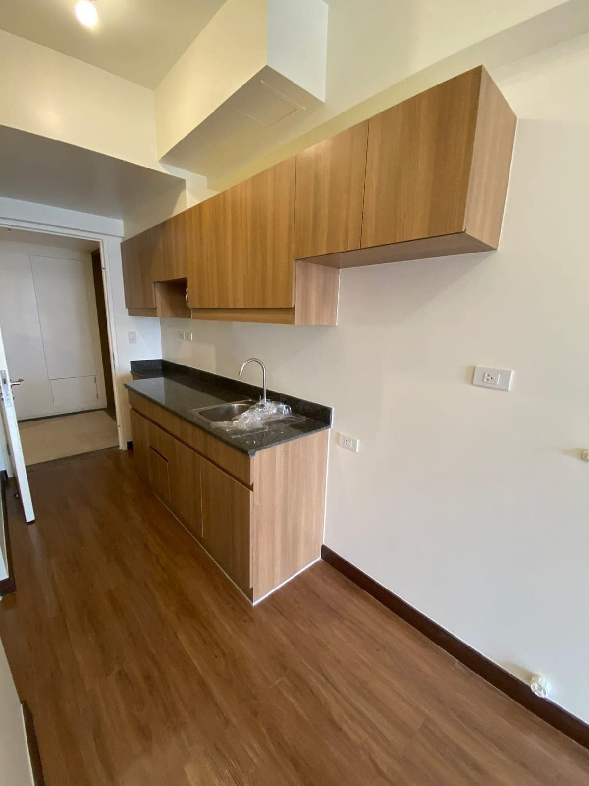 RUSH FOR RENT‼️STUDIO UNIT NEAR ST. BENILDE AND DE LA SALLE TAFT - photo 6