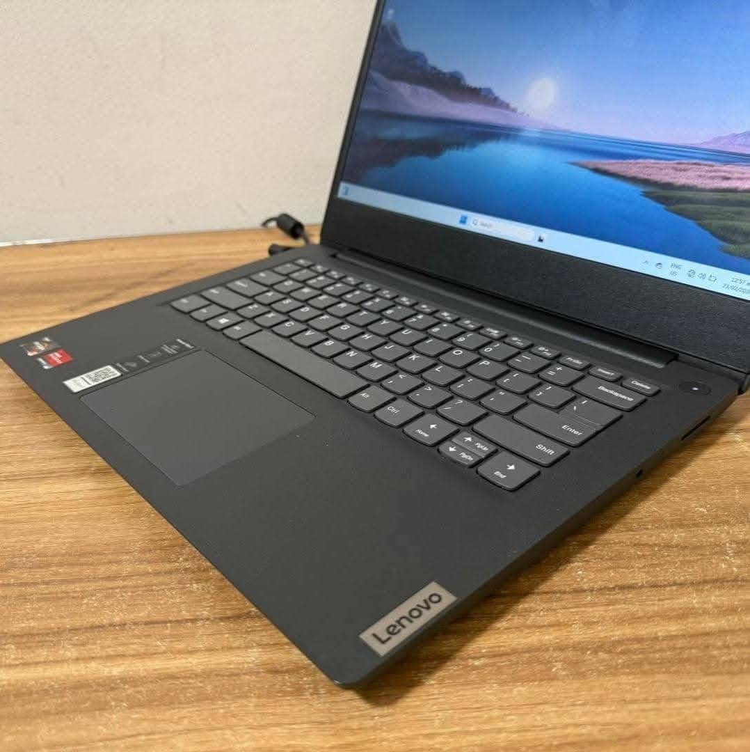 7,500 Lenovo Ideapad 3 Laptop 8/256 AMD with radeon graphics!!💯 - photo 3