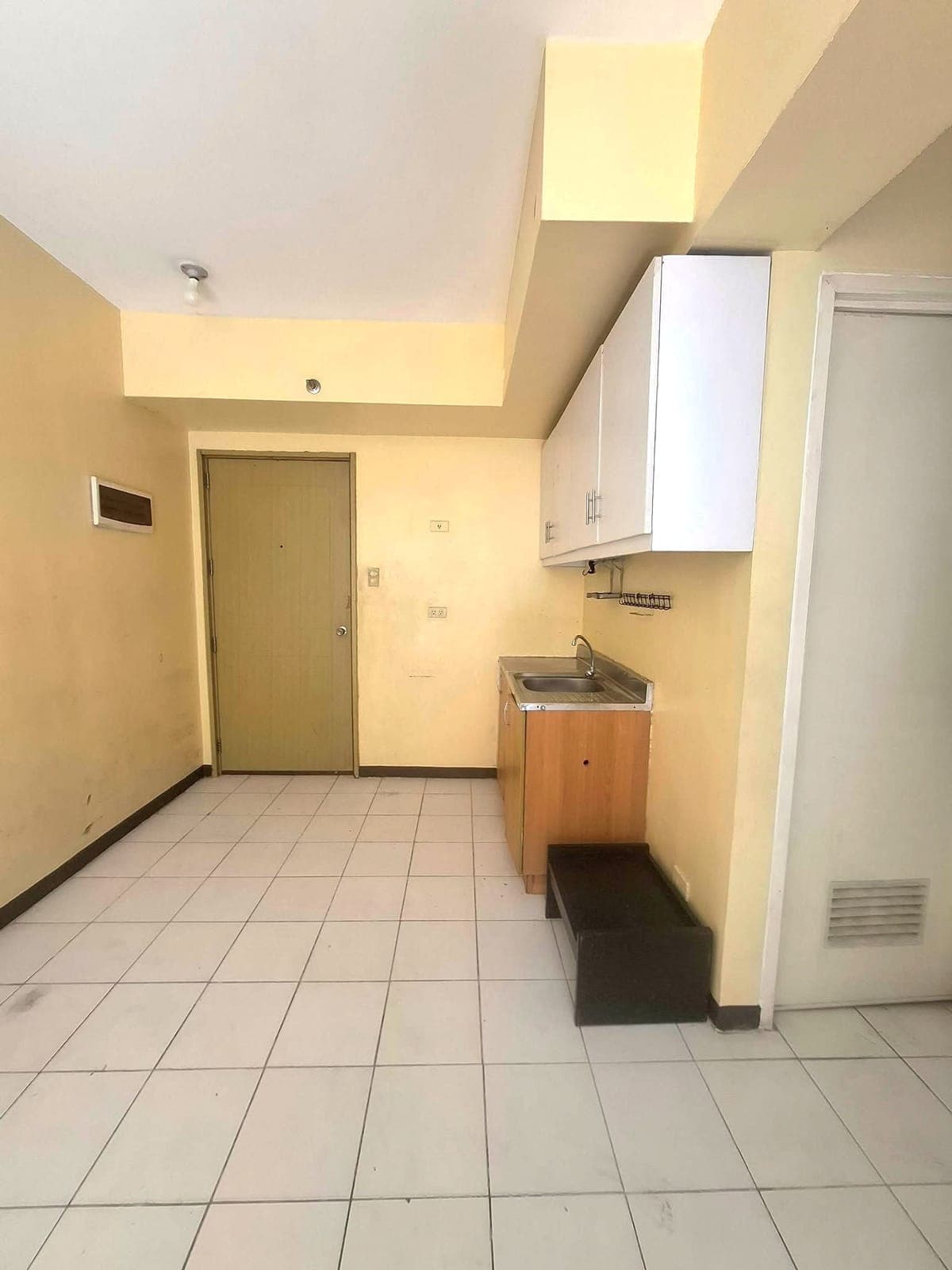 Semi Furnished 3 Bedroom Condo Unit For Rent - Unit 401 Alpaca Building at Lions Park Residences - photo 33