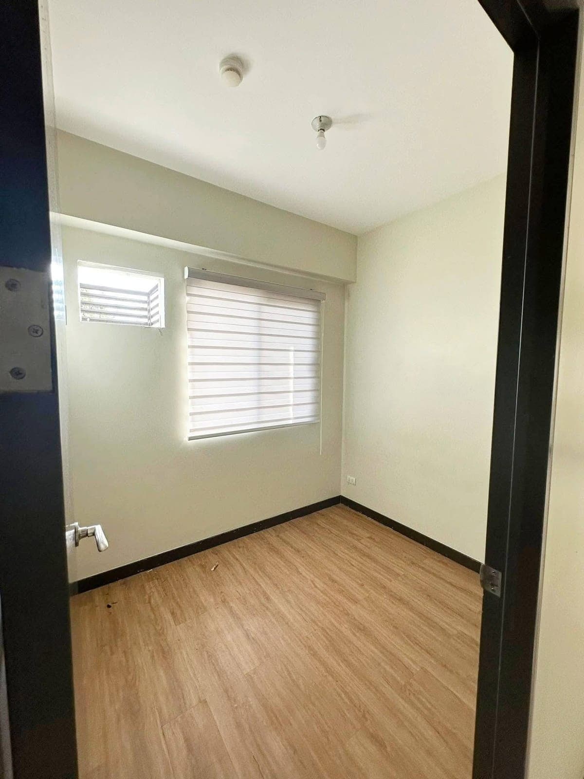 🏡 FOR RENT: 3BR Bare Unit with Parking 🚗 - photo 1