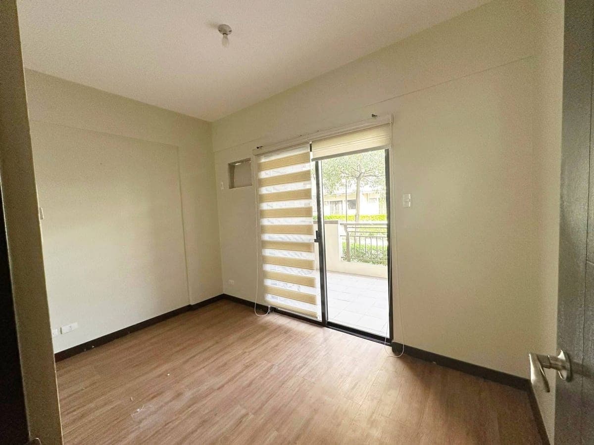 🏡 FOR RENT: 3BR Bare Unit with Parking 🚗 - photo 9