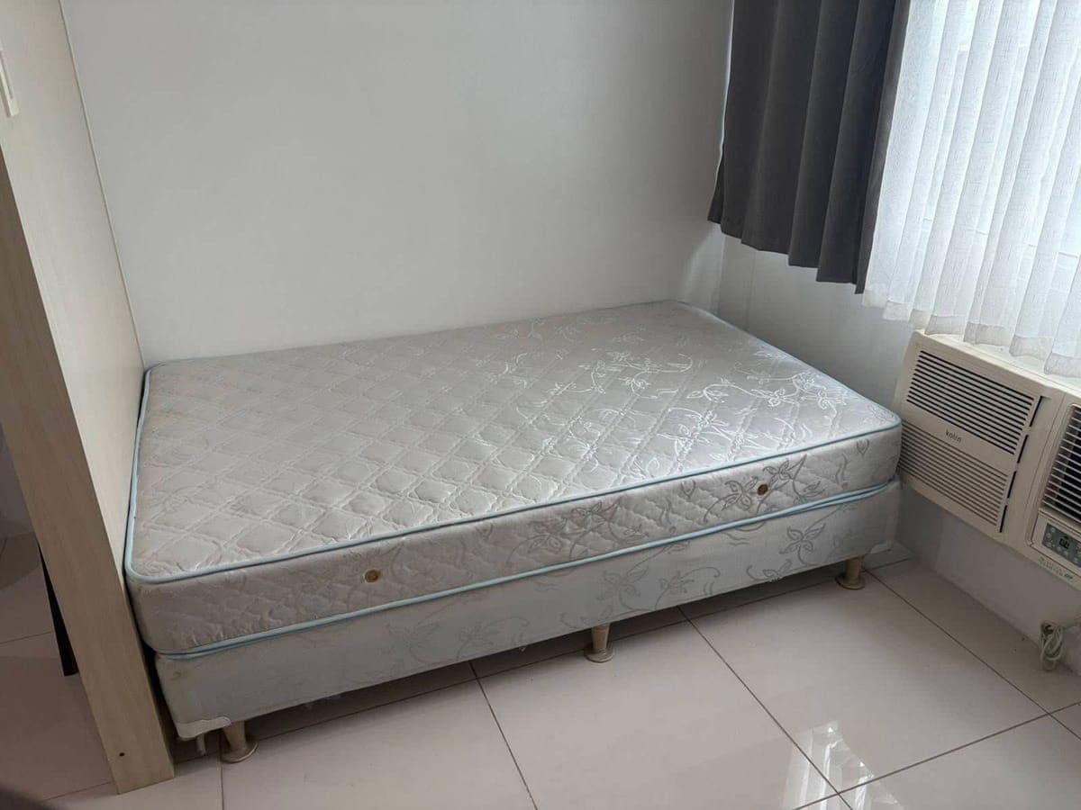 FOR RENT: ₱23,000/month. | Inclusive dues & Parking - photo 1