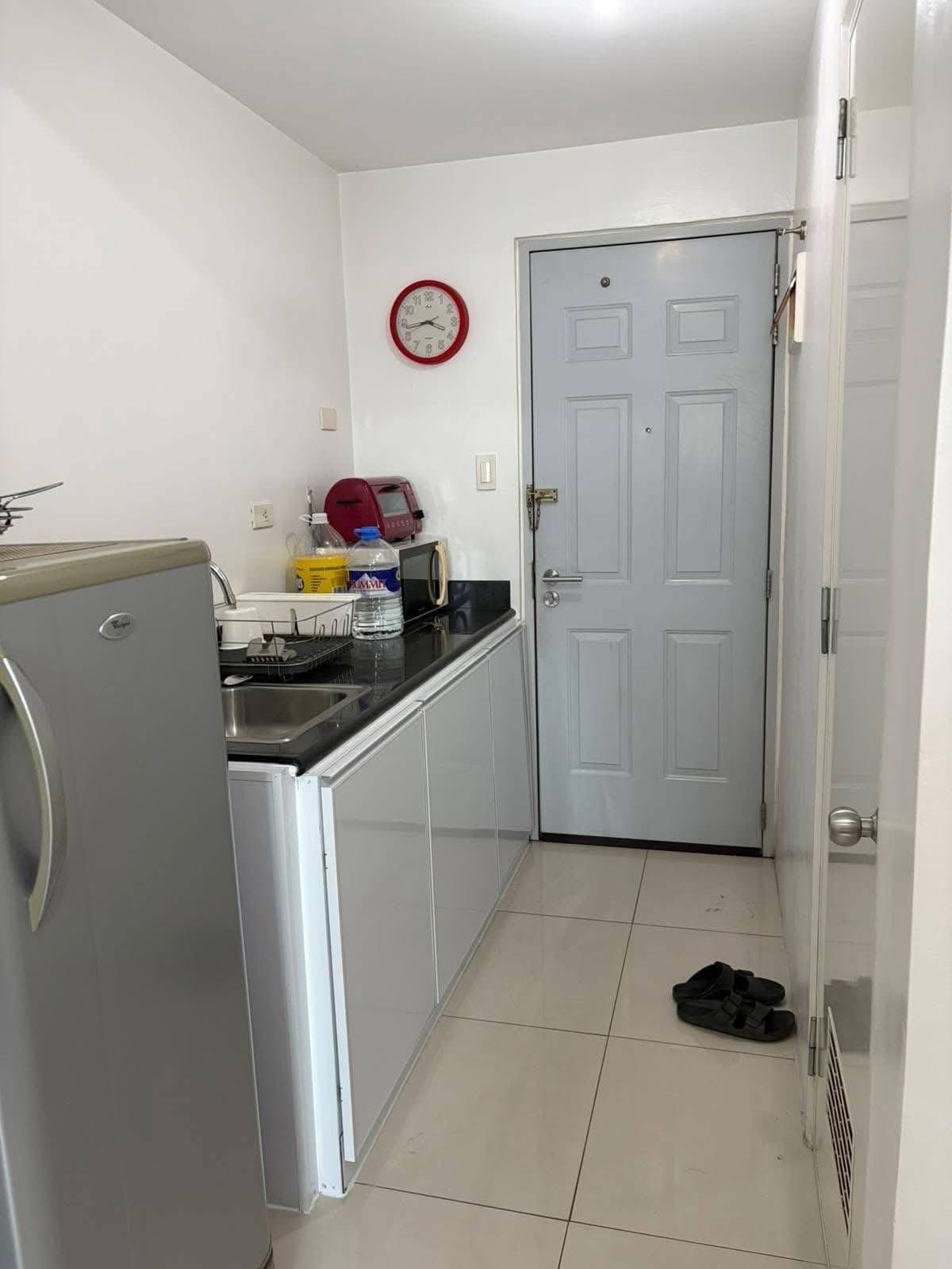 FOR RENT: ₱23,000/month. | Inclusive dues & Parking - photo 8