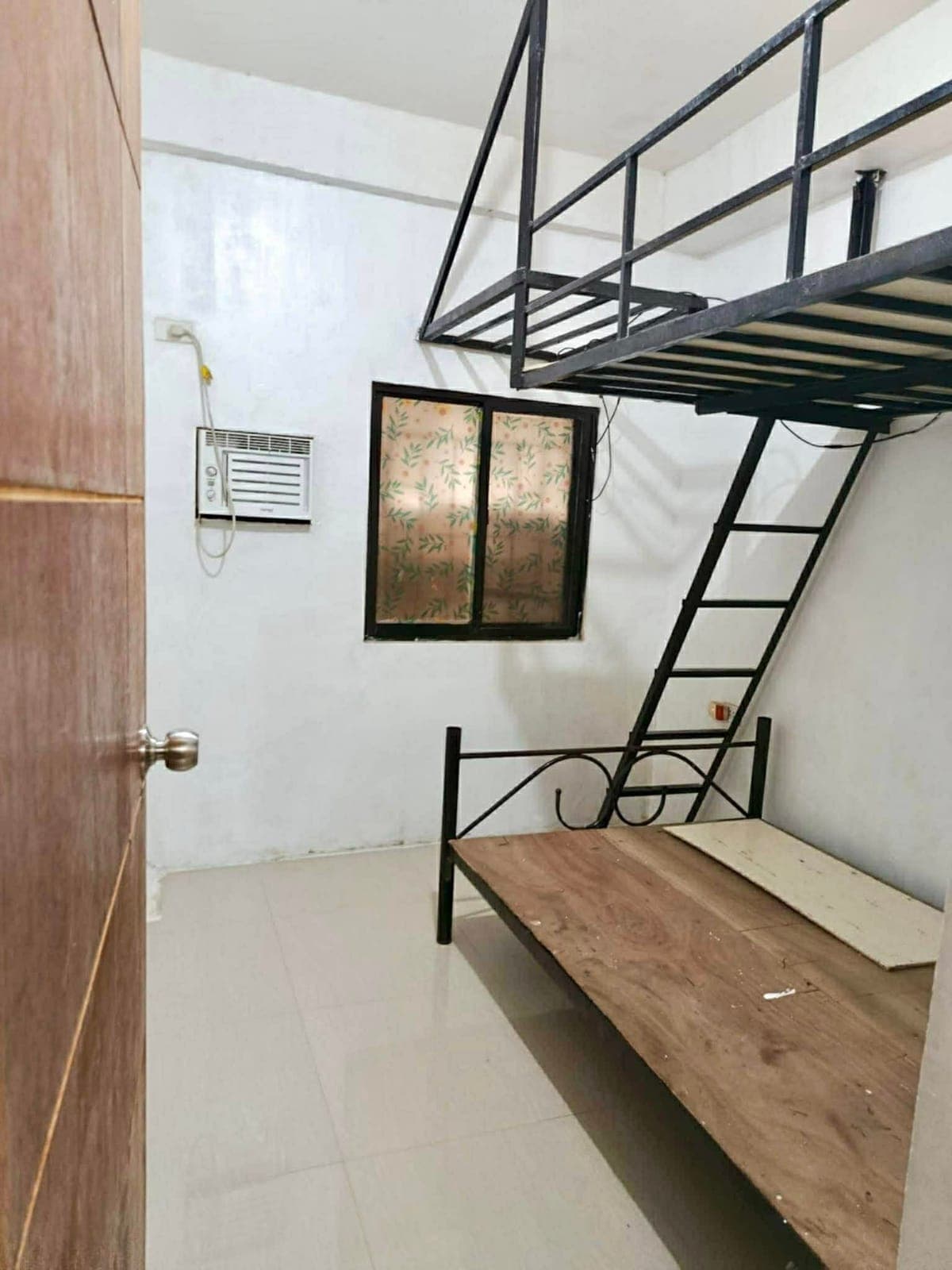 Apartment for Rent (Girls Only) - photo 3