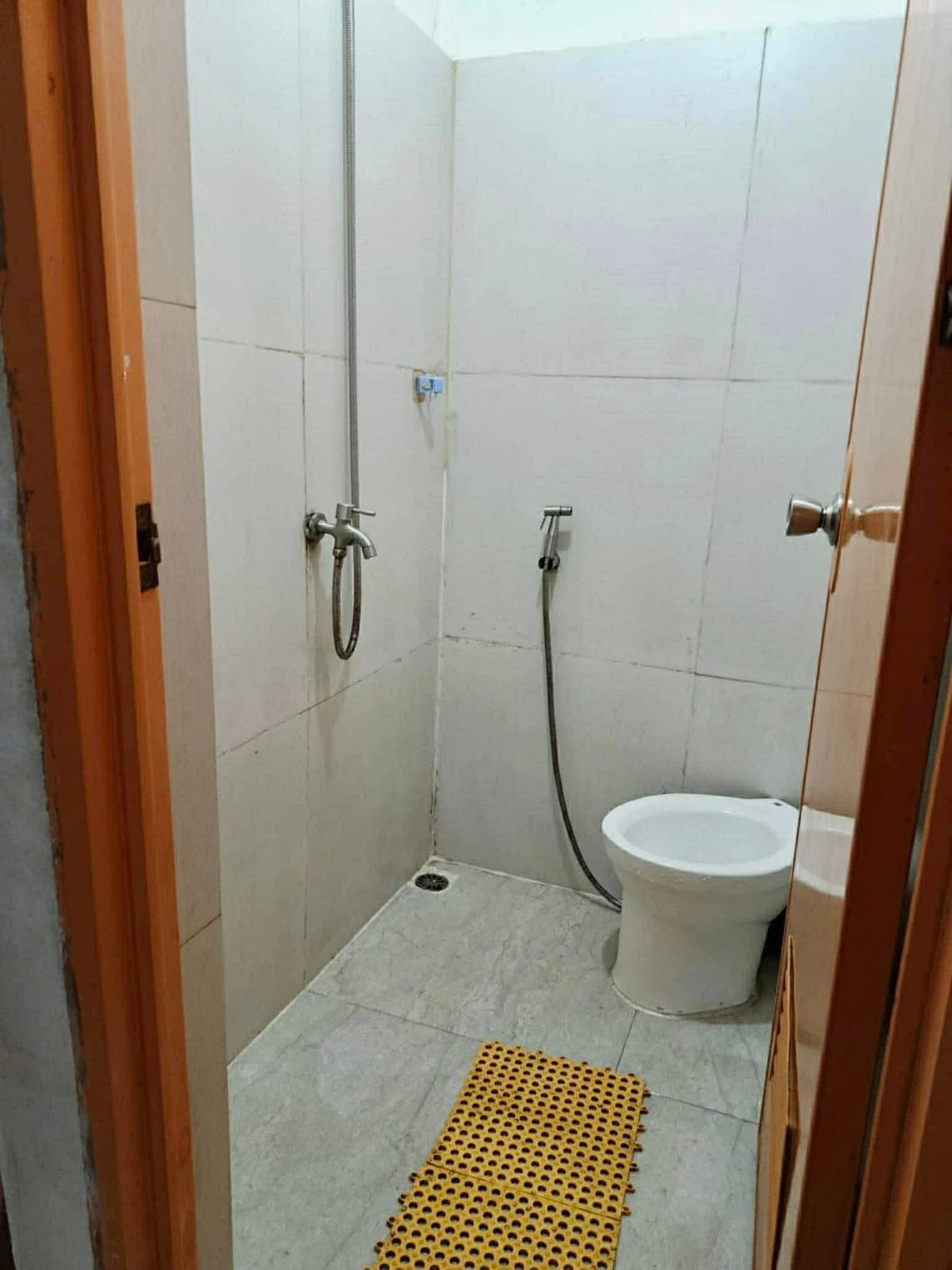 Apartment for Rent (Girls Only) - photo 4