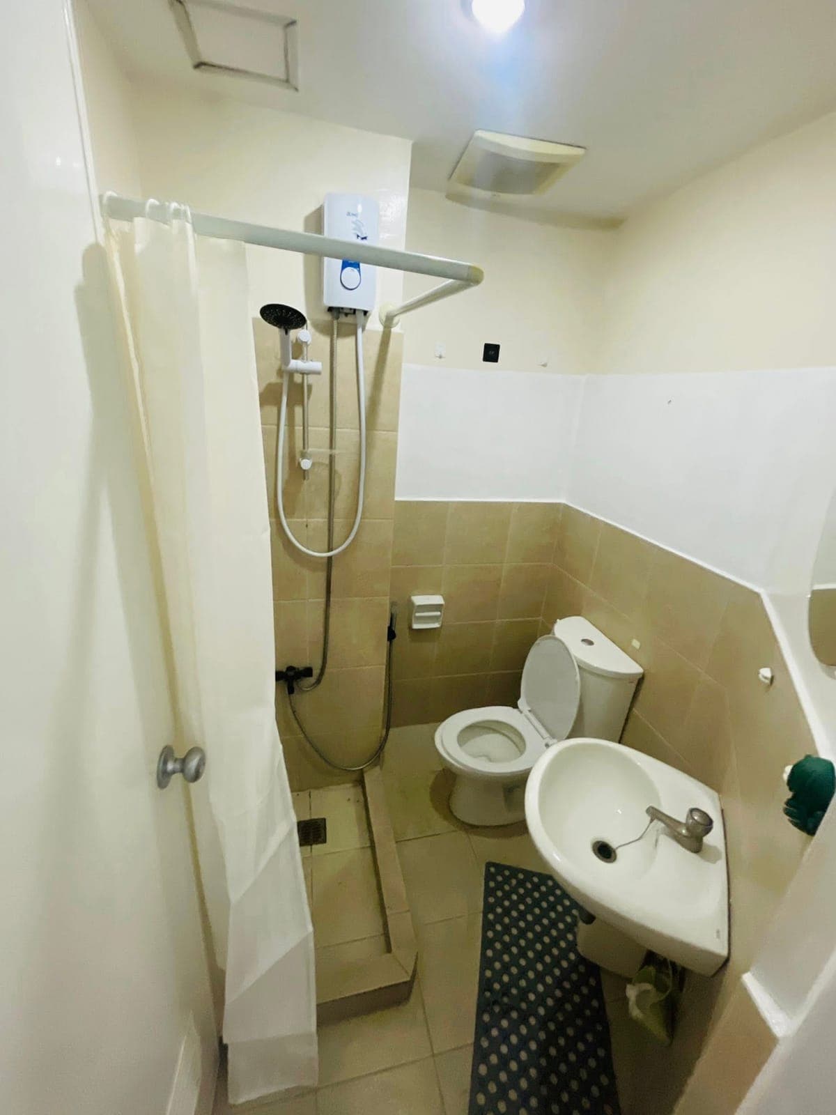 🚨 RUSH RENT 🚨🏘️ 1 Bedroom— Makati City - photo 2