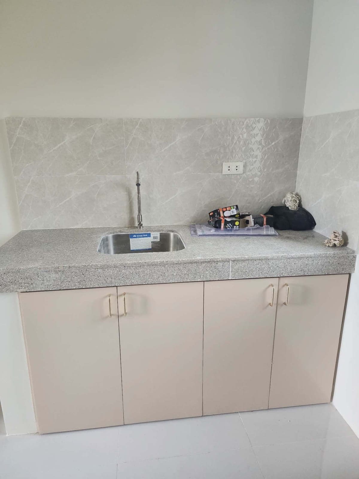 1 bedroom brand-new apartment near Damosa for rent for only P10,500 monthly - photo 2