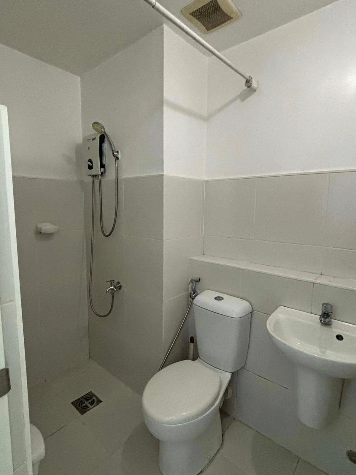 THE LINEAR MAKATI - photo 8