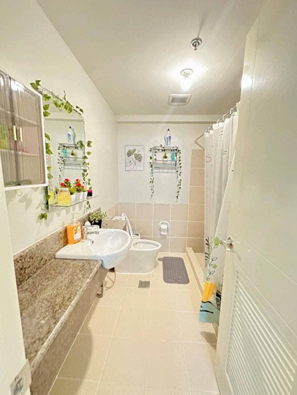 𝐅𝐎𝐑 𝐑𝐄𝐍𝐓 Two Bedrooms with Balcony Condo Unit in Aston Place by DMCI. - photo 2