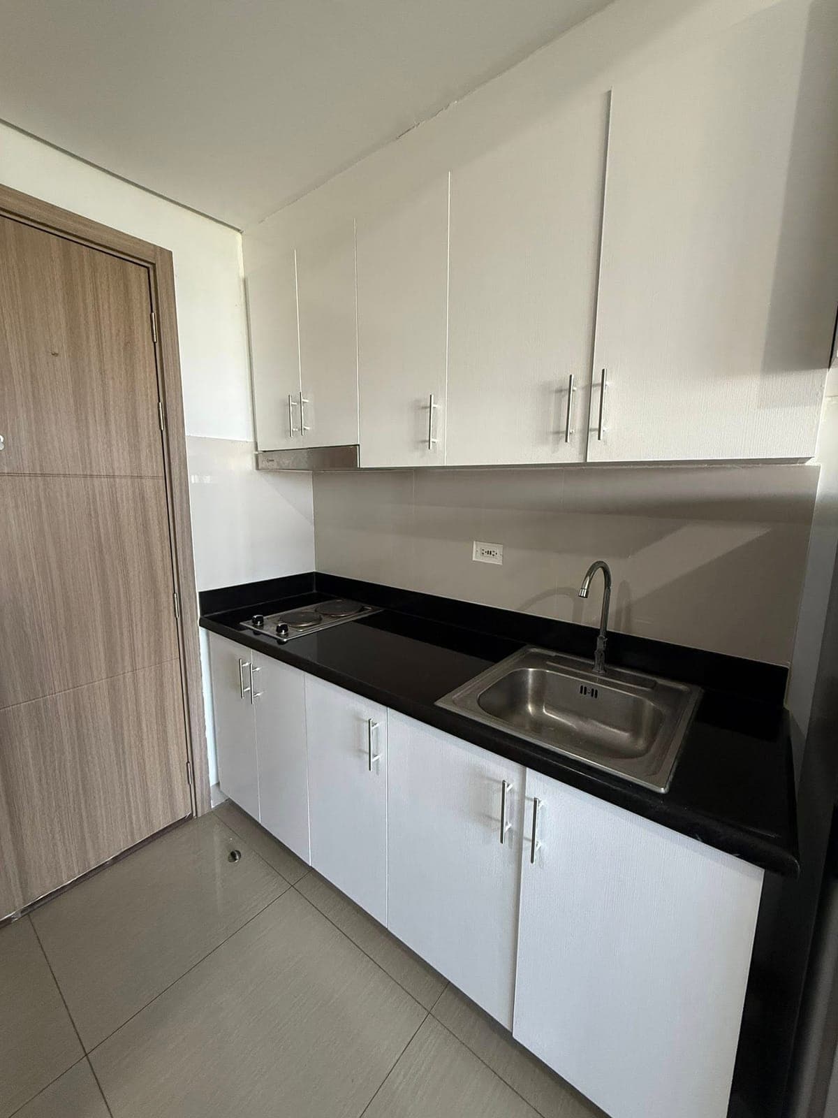 - FOR RENT - - photo 2