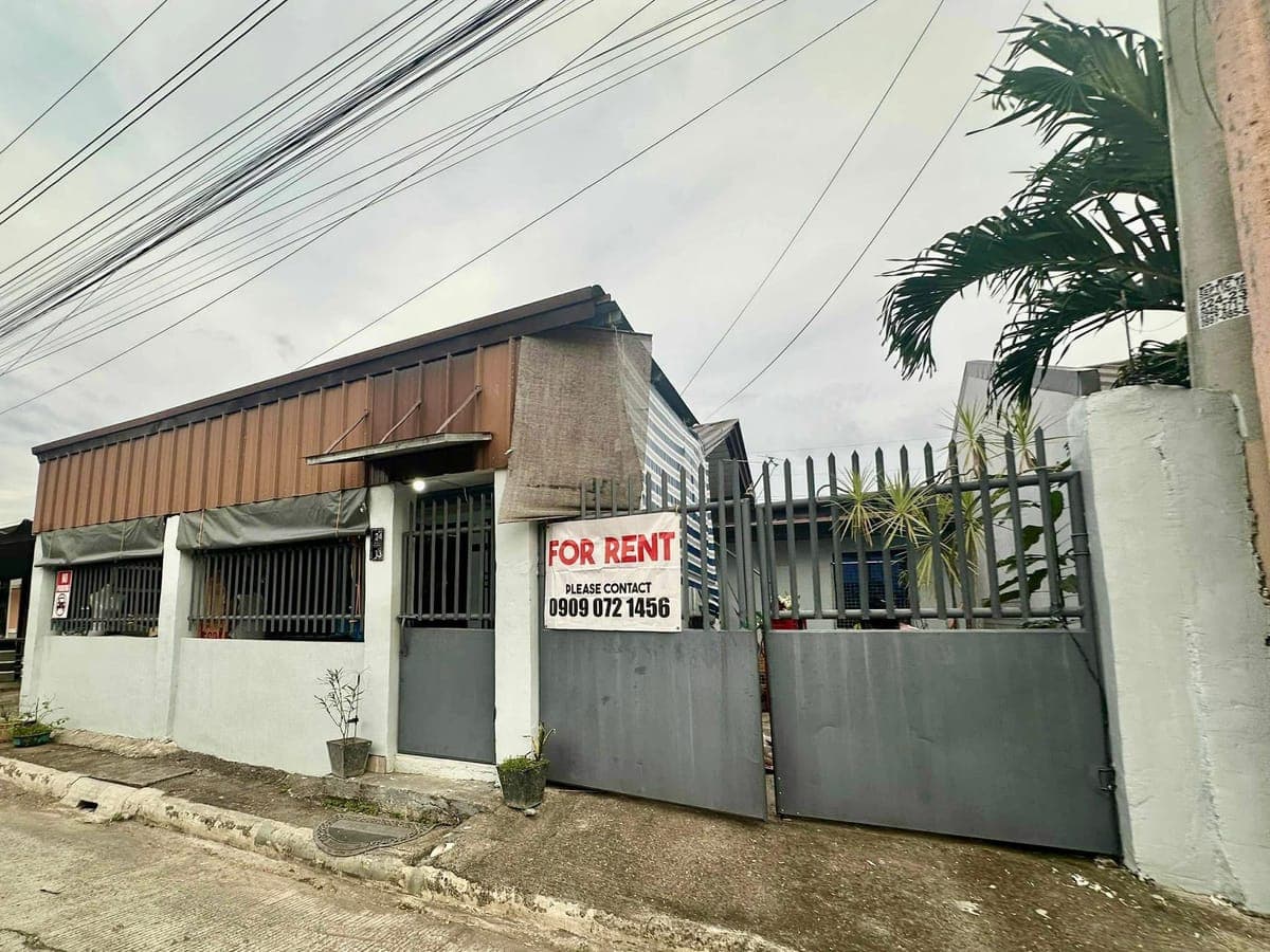 For Rent: Half Furnished 2-Bedroom House – Deca Homes Talomo (Phase 2, Near Entrance) - photo 6