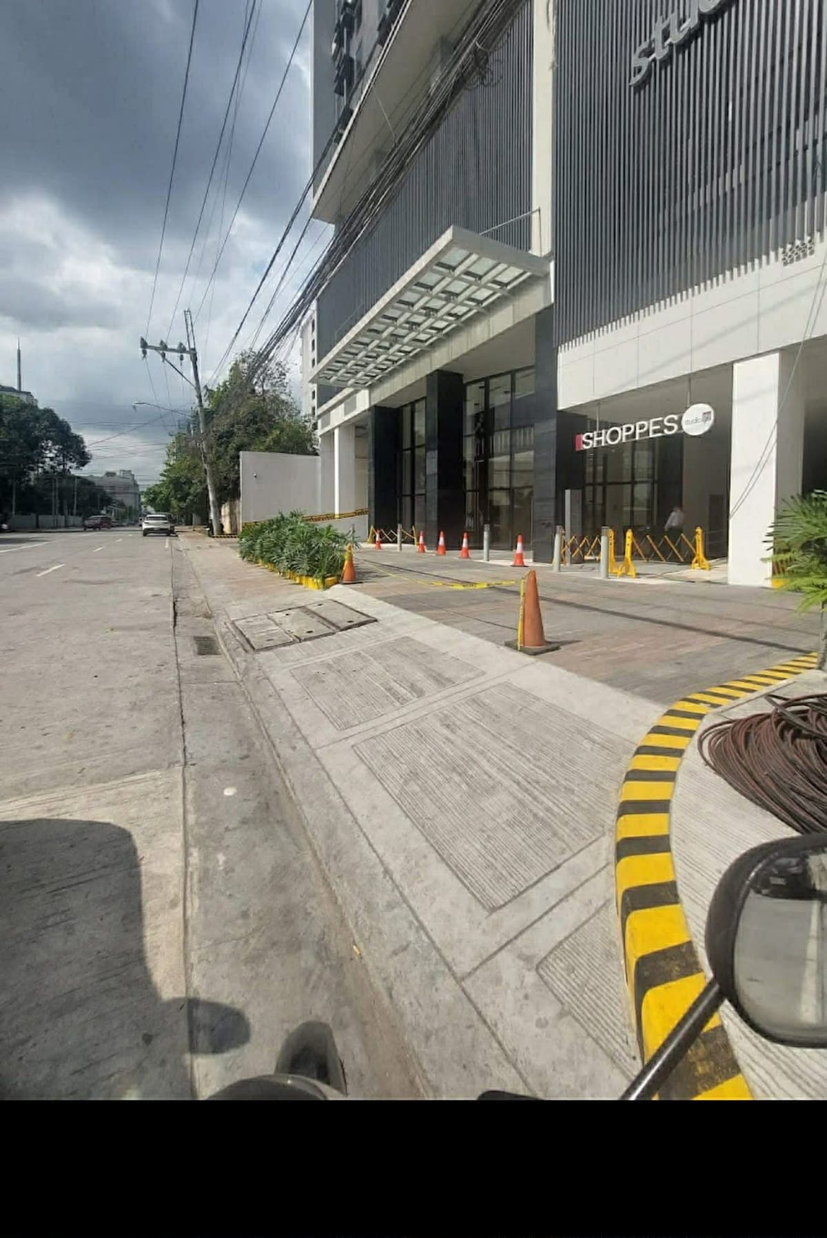 CONDO UNIT FOR RENT | Corner Unit | Studio Type - photo 7