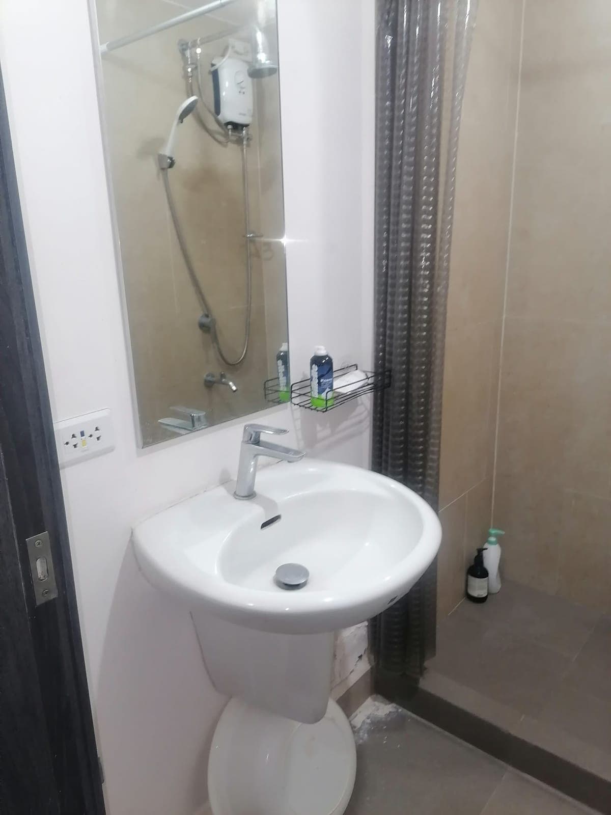 🚨 RUSH RENT 🚨🏘️ 1 Bedroom — Makati City - photo 3