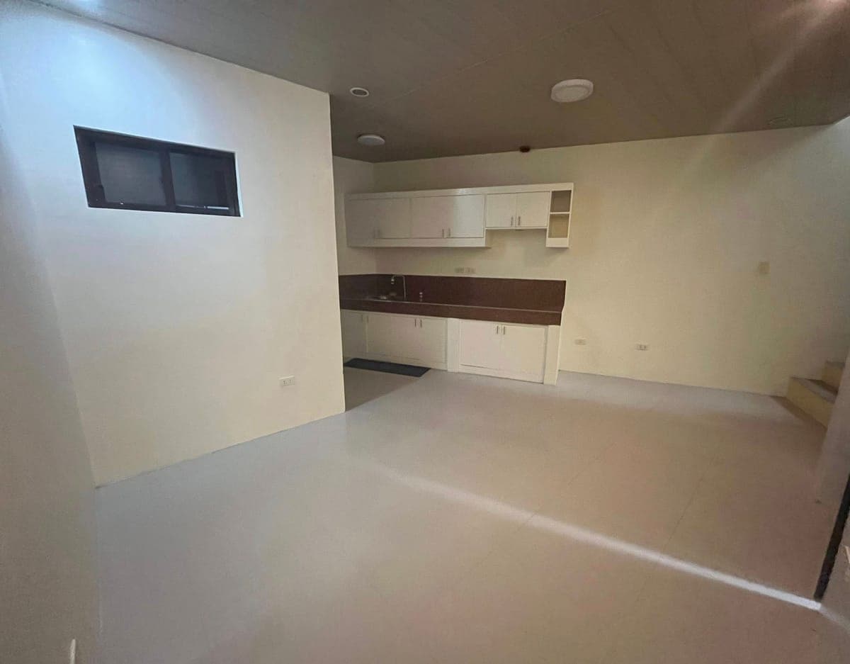 House for SALE/RENT (PETS ALLOWED) - photo 3