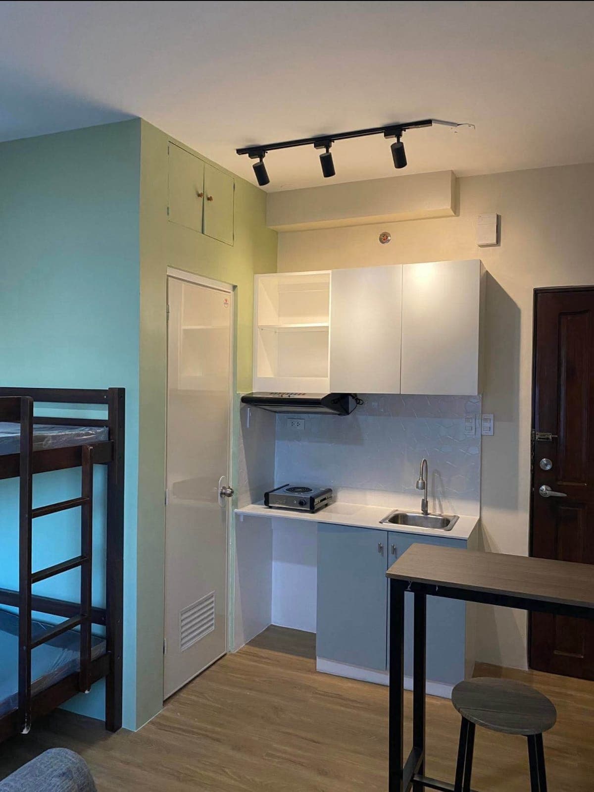 ✨ FOR RENT – Furnished Studio Unit✨ - photo 8