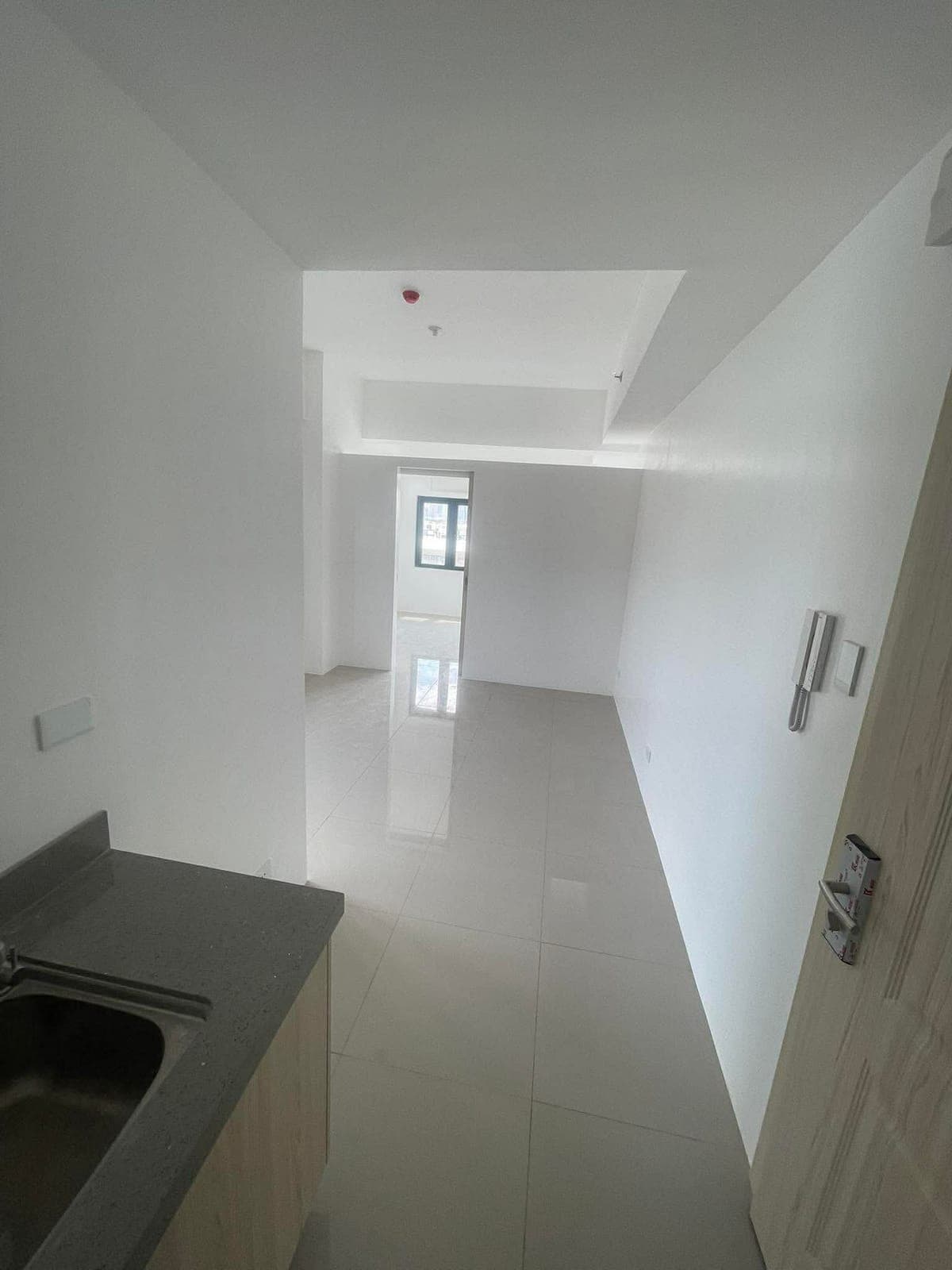 READY FOR VIEWING! Last 2 UNITS. BELOW MARKET. READY FOR VIEWING. HARBOUR PARK RESIDENCES 1bedroom f... - photo 4