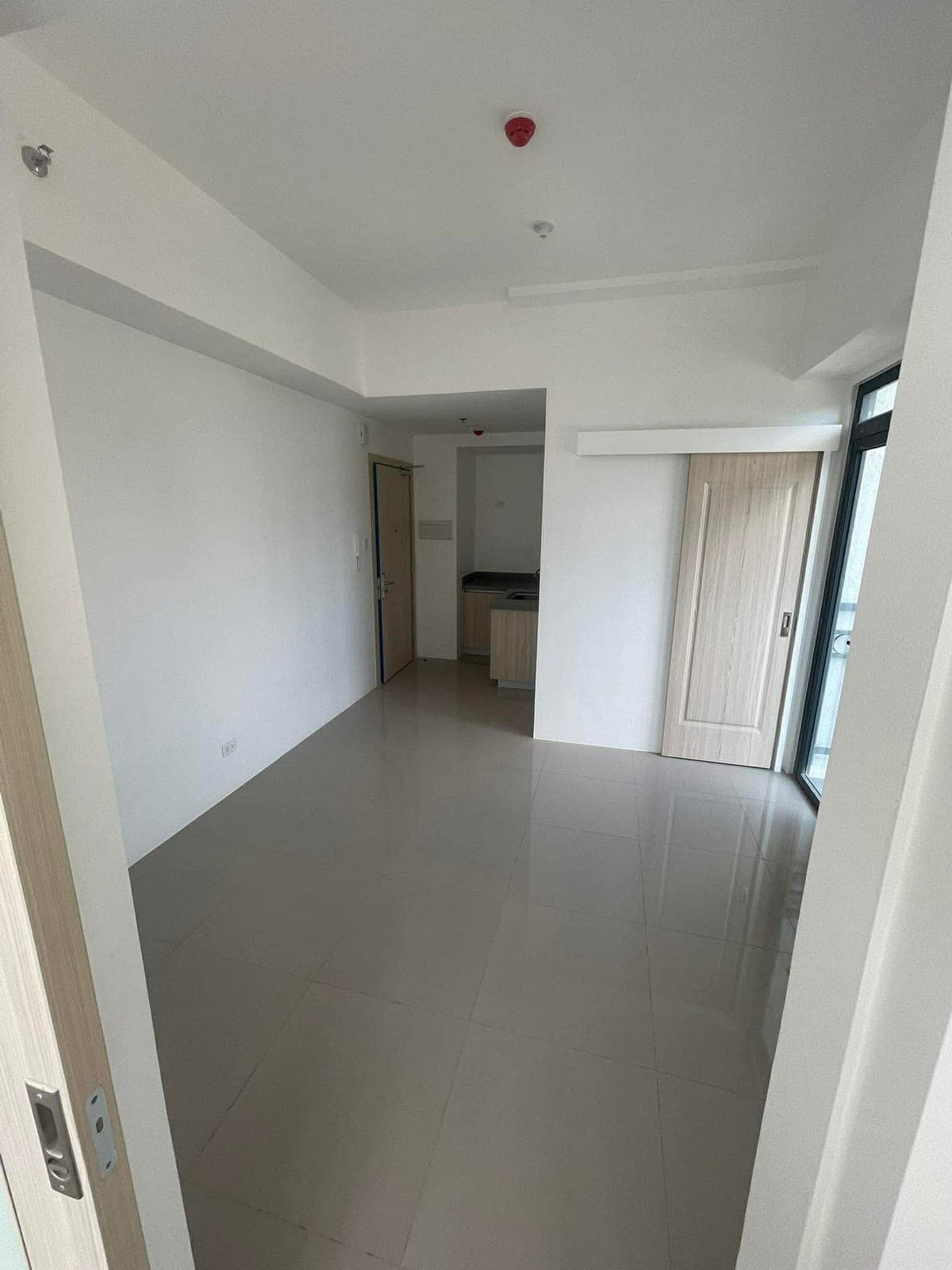 READY FOR VIEWING! Last 2 UNITS. BELOW MARKET. READY FOR VIEWING. HARBOUR PARK RESIDENCES 1bedroom f... - photo 8