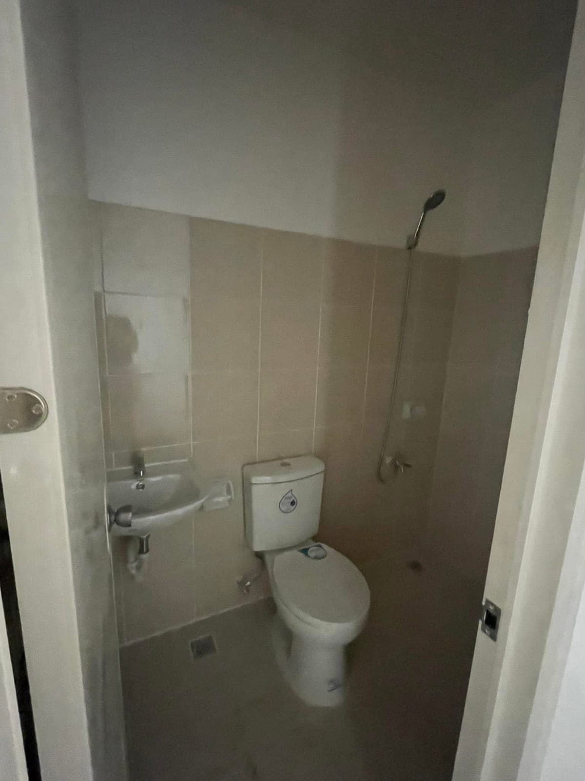 Prime Location - Likod lang ng Fariview Ayala terraces. - photo 1