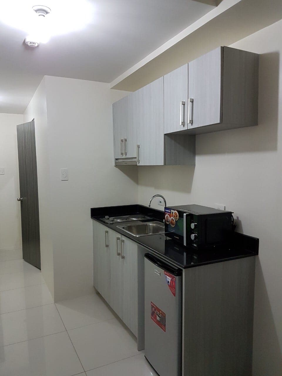 Fully Furnished Deluxe Studio Condo Unit For Rent - Unit 1646 Green Residences - photo 3