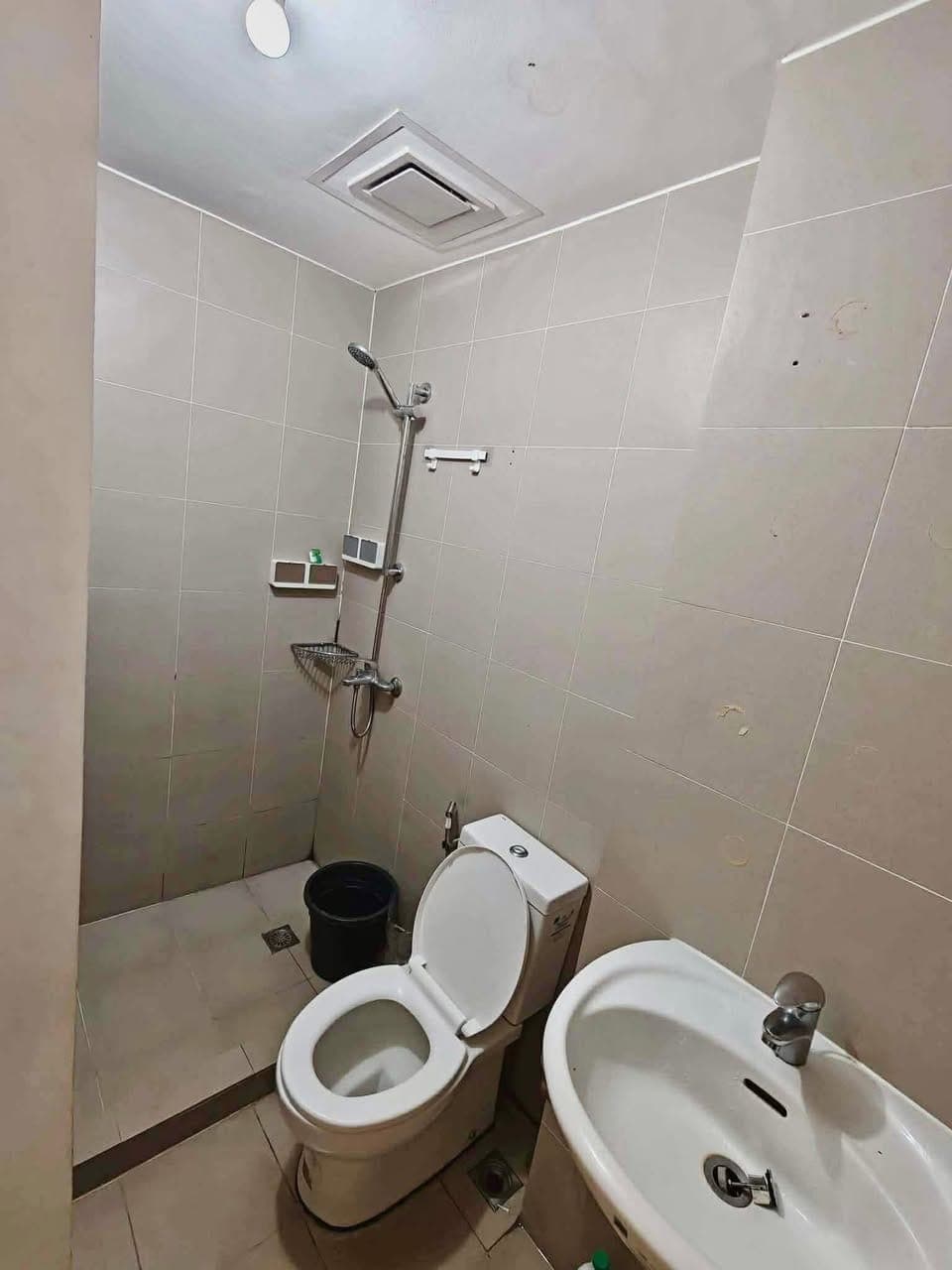 FOR RENT: ₱12,000/month. - Inclusive condo dues - photo 3