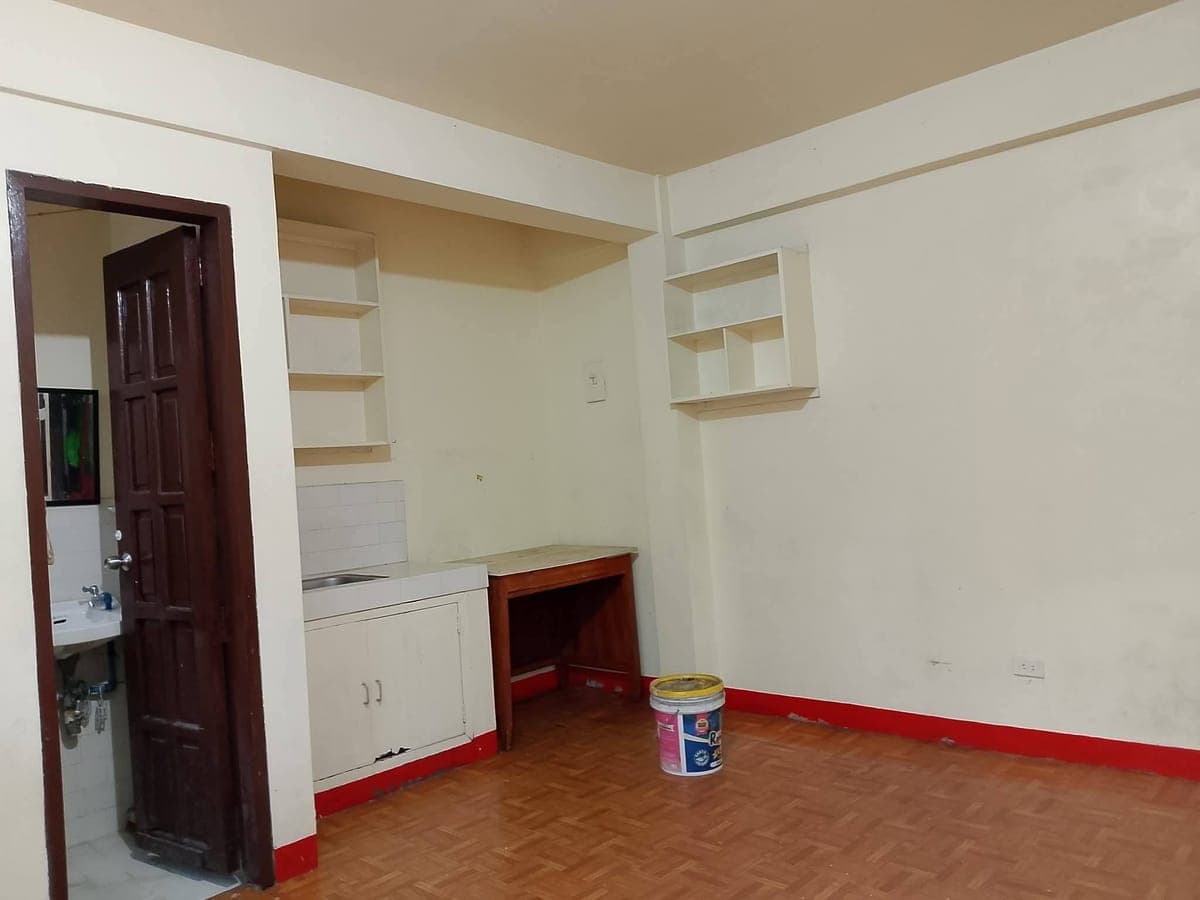 FOR RENT STUDIO TYPED ROOM with Garden and Roofdeck - photo 4