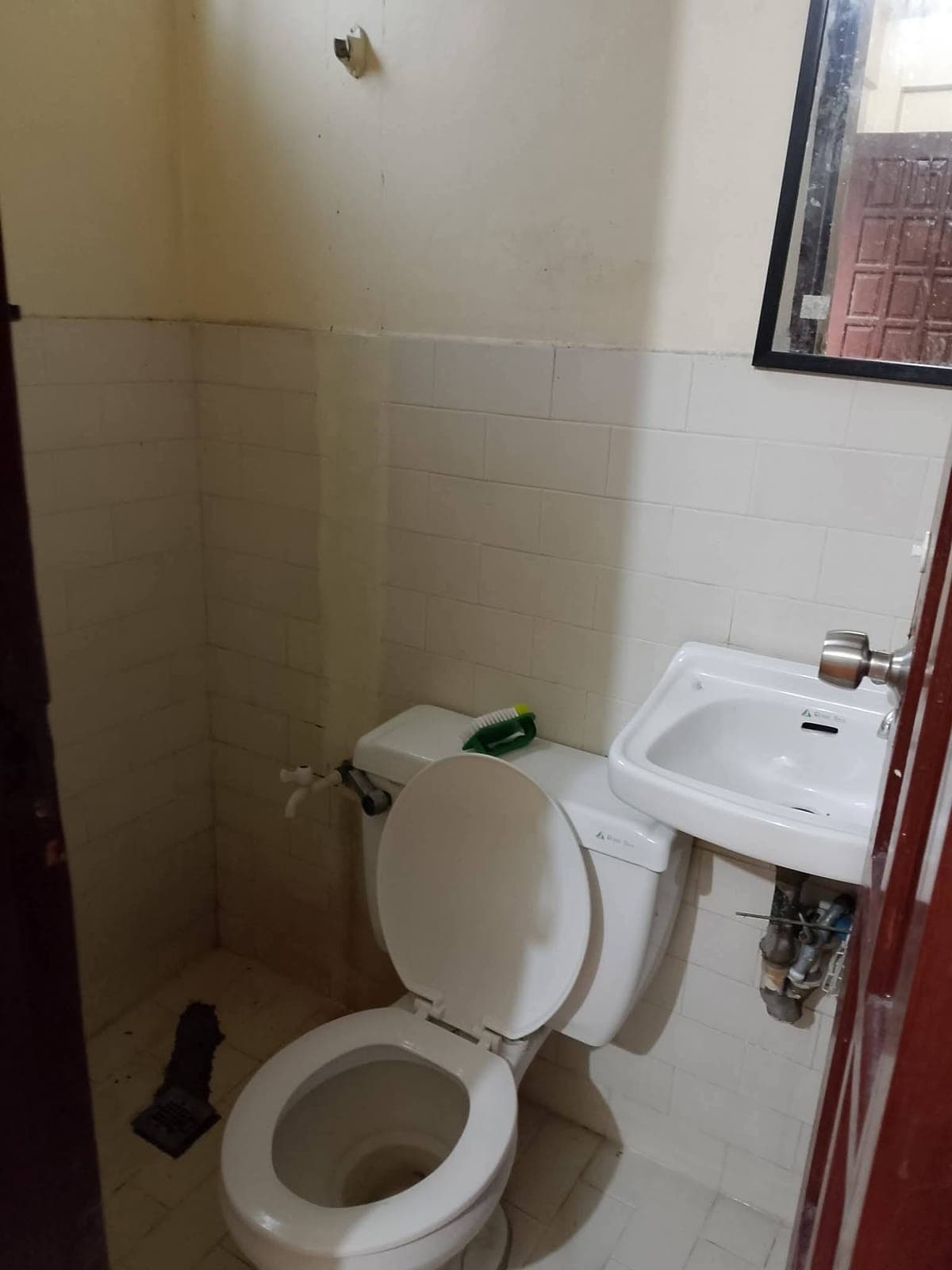 FOR RENT STUDIO TYPED ROOM with Garden and Roofdeck - photo 5