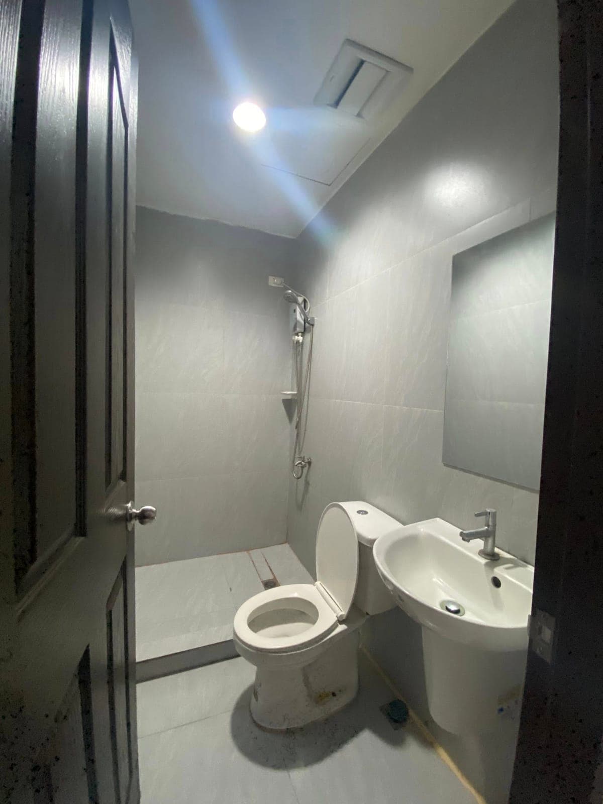 🏢 FOR RENT – AVAILABLE UNITS IN MANDALUYONG CITY - photo 6