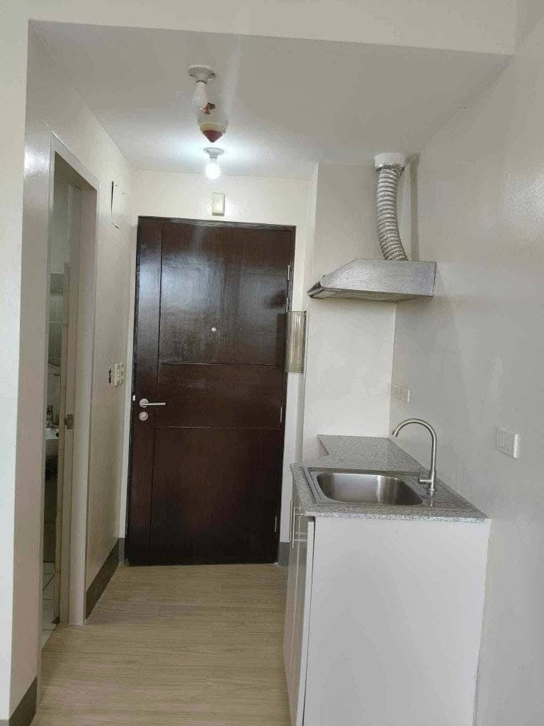 Bare Studio  Condo Unit for Rent - photo 2