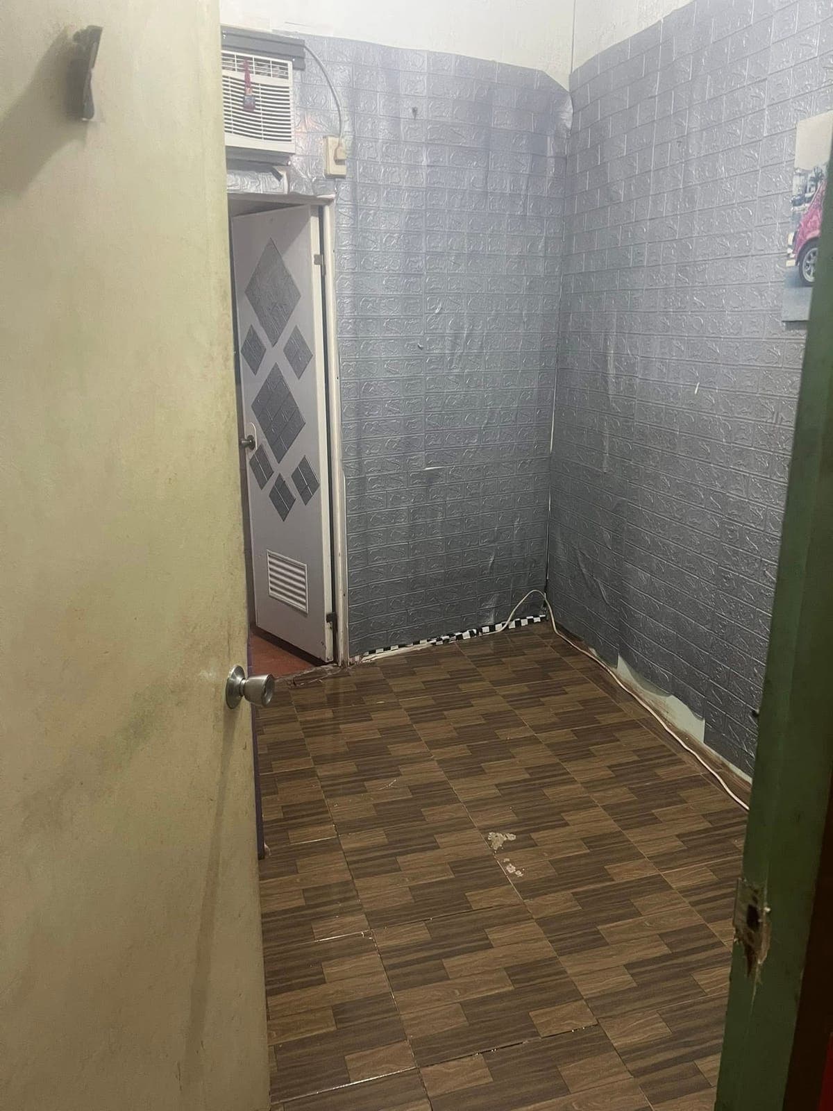 available for rent - photo 2