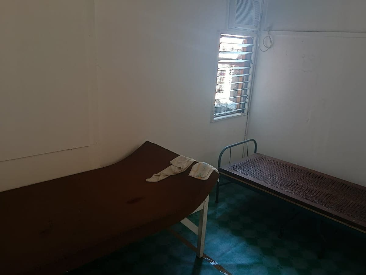 ROOM FOR RENT, NEAR COASTAL ROAD ROXAS. - photo 1