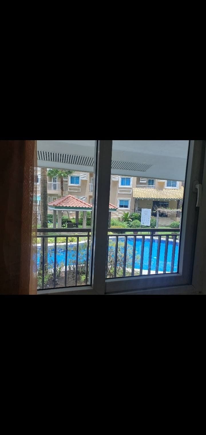 Poolside Studio Condo for Rent – Near BGC, Makati BD, Airport - photo 1