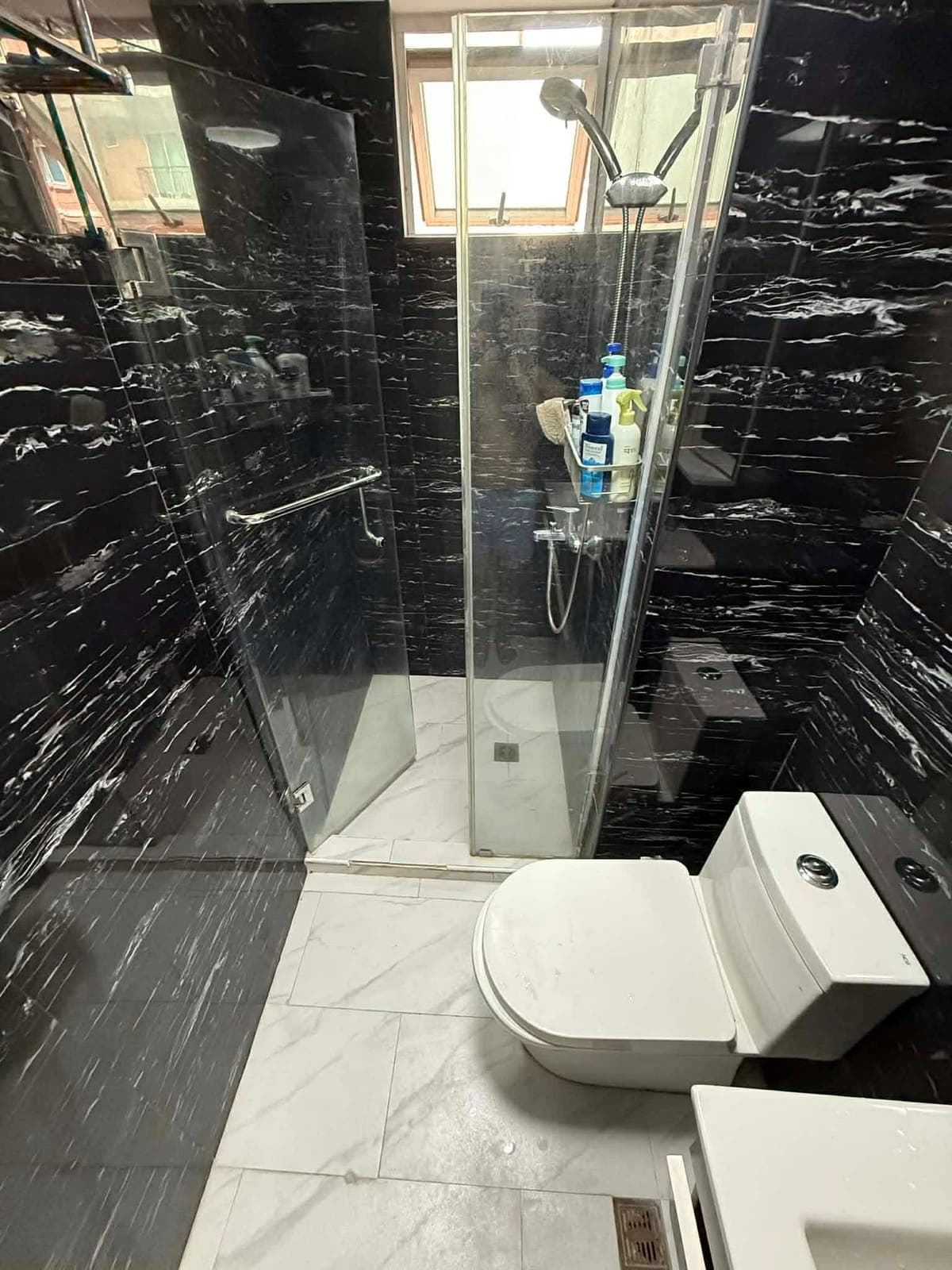 NEWLY RENOVATED 2BR Fully Furnished Corner Unit at Peninsula Garden Midtown Home Maple Tower (Paco Manila) - photo 5