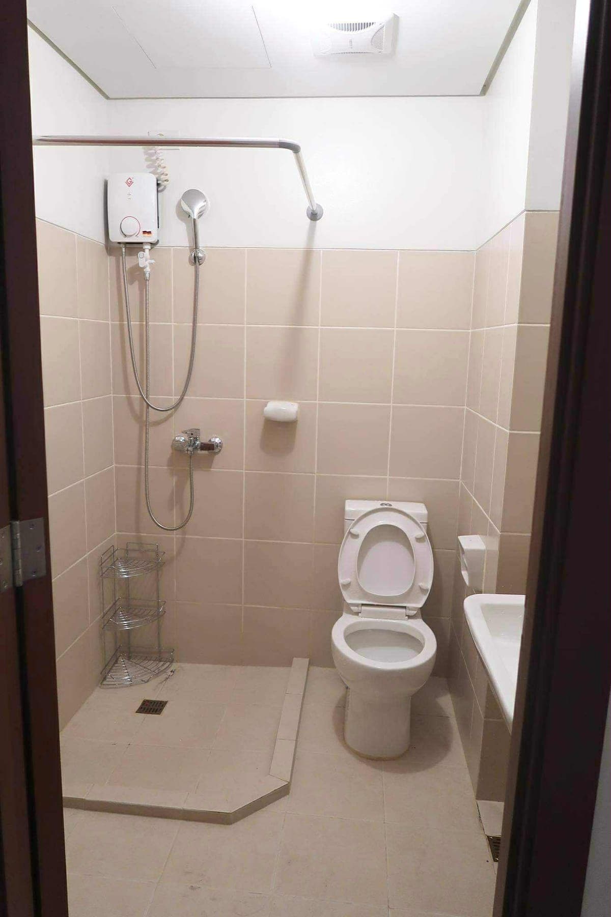 FOR RENT - Paseo de Roces - photo 2