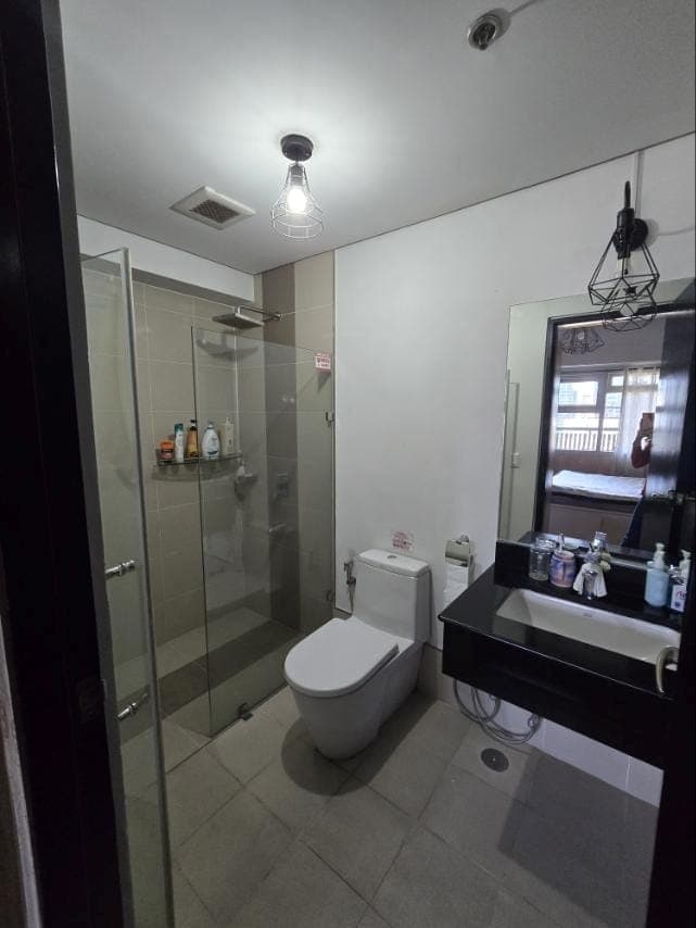 Fully Furnished 1 Bedroom Condo Unit For Rent - 22nd Floor One Maridien (The Maridien) - photo 2