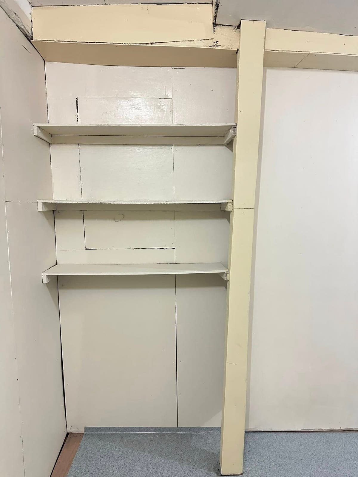 FOR RENT: BARATO KAAYO ROOM WITH OWN CR AND SINK LIBRE SUGA UG TUBIG AGDAO DOWNTOWN AREA (3,500/mont... - photo 1